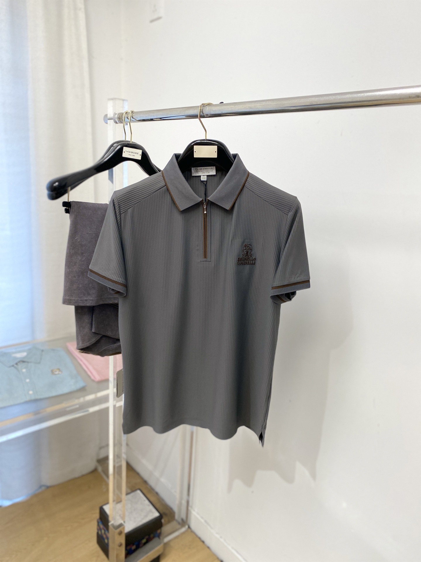 NO:730392,Supports exchange after the year, Brunello Cucinelli, 2025 new short-sleeved T-shirt, handsome and fashionable, exquisite embroidered letter pattern logo on the chest, simple and versatile. The fabric cotton is not only crisp and maintains the trendy silhouette, but also comfortable to wear, and the yarn is more delicate, code size M-4XL,, brunello cucinelli, T-shirt, tees, t-shirt,19860909支持年后退换、Brunello Cucinelli、2025新品短袖T恤,帅气时尚,胸前精致刺绣字母图案logo,简约百搭款.面料棉 不仅挺括,保持潮流的廓形,又穿着舒适,纱织更细腻,码数M-4XL,,brunello cucinelli,T-shirt,tees，t-shirt,,Men's clothing