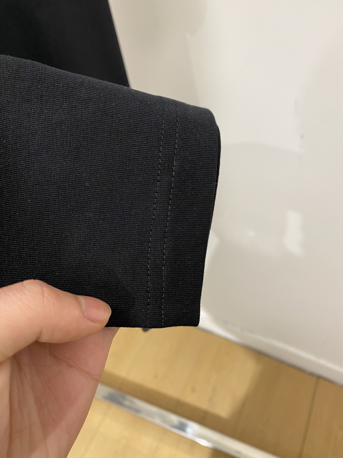 芬迪、2026新品短袖T恤，帅气时尚，胸前顶级印花字母logo，简约百搭款。面料棉 不仅挺括，保持潮流的