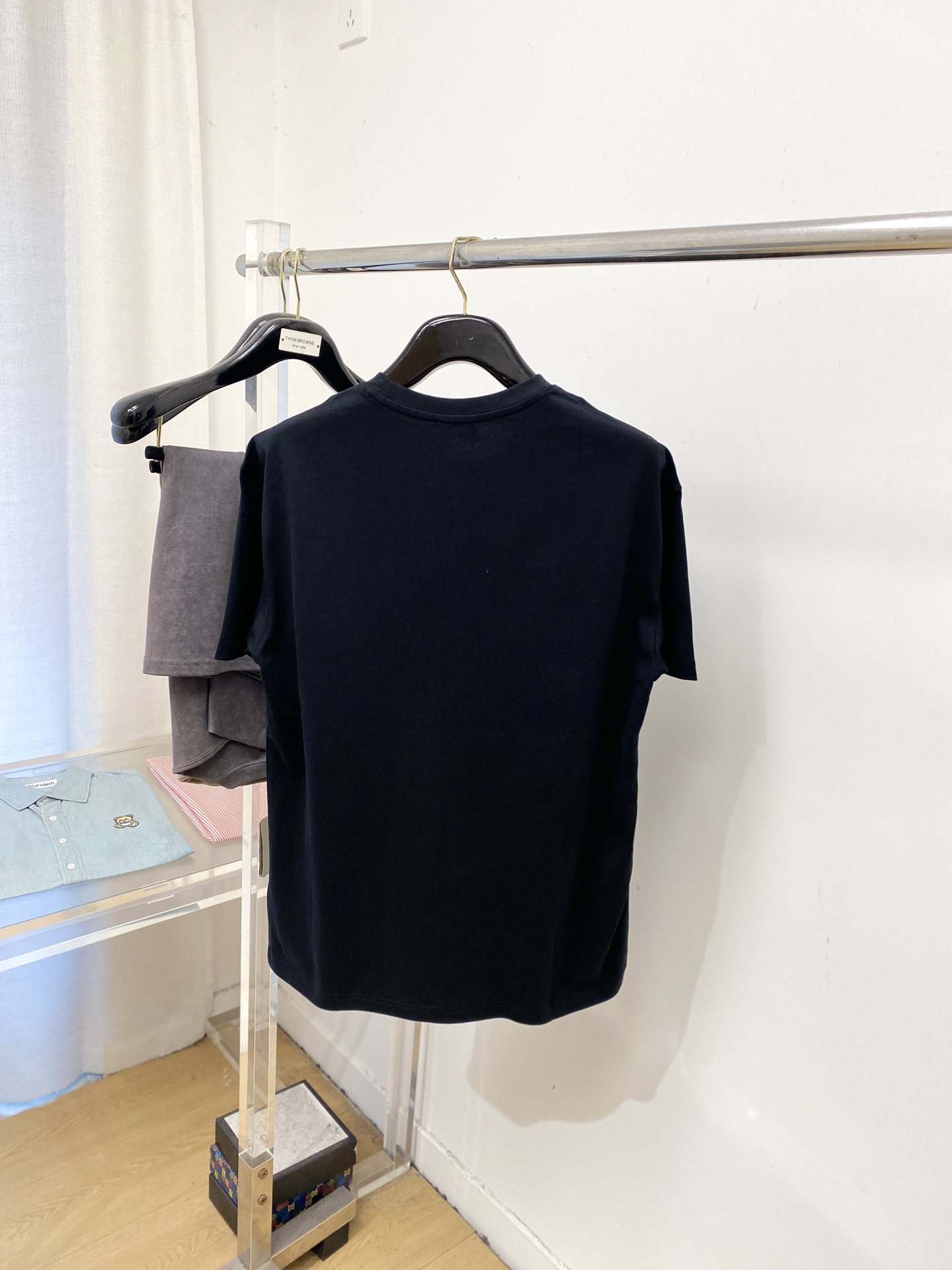 芬迪、2026新品短袖T恤，帅气时尚，胸前顶级印花字母logo，简约百搭款。面料棉 不仅挺括，保持潮流的