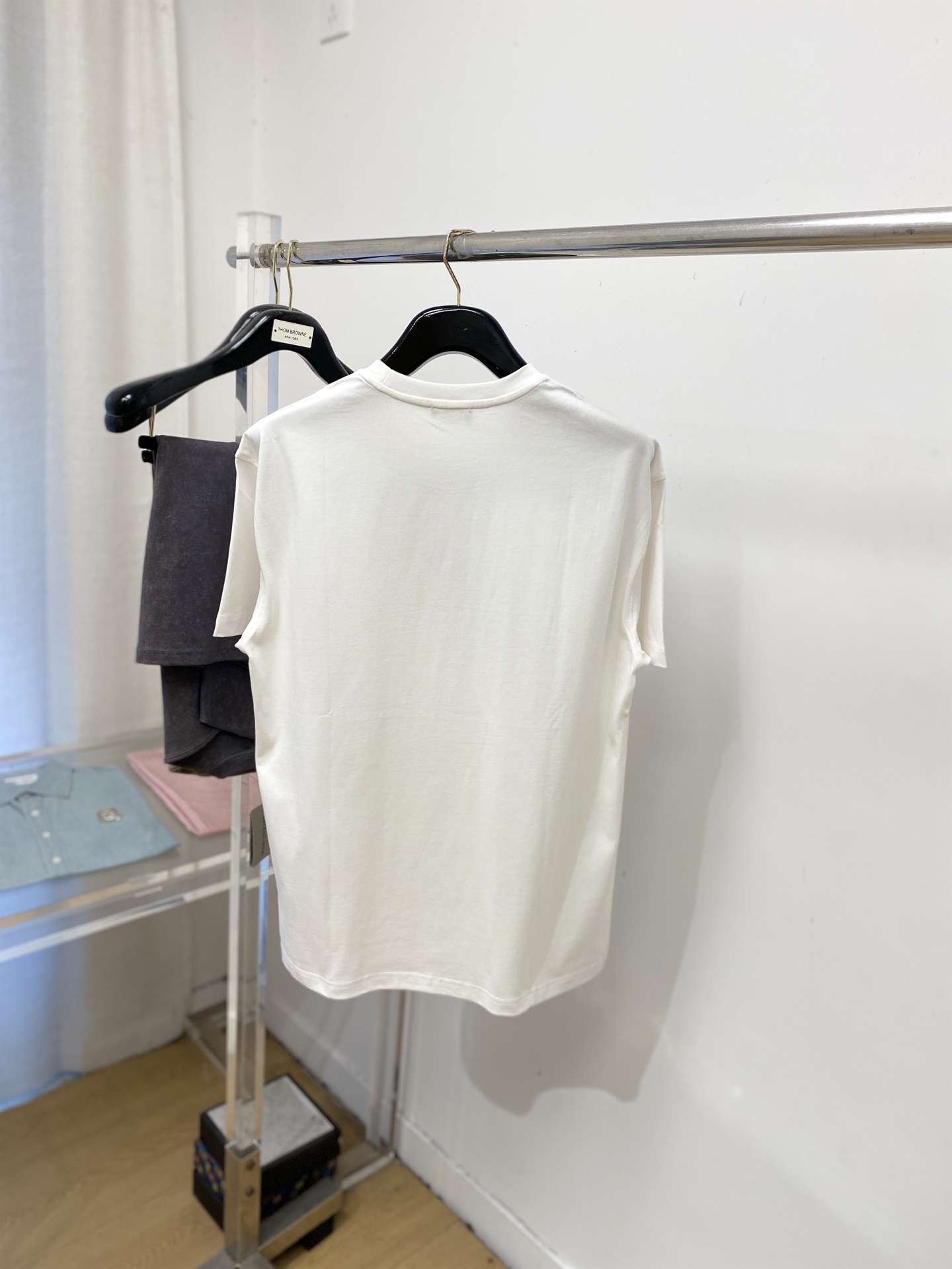 芬迪、2026新品短袖T恤，帅气时尚，胸前顶级印花字母logo，简约百搭款。面料棉 不仅挺括，保持潮流的