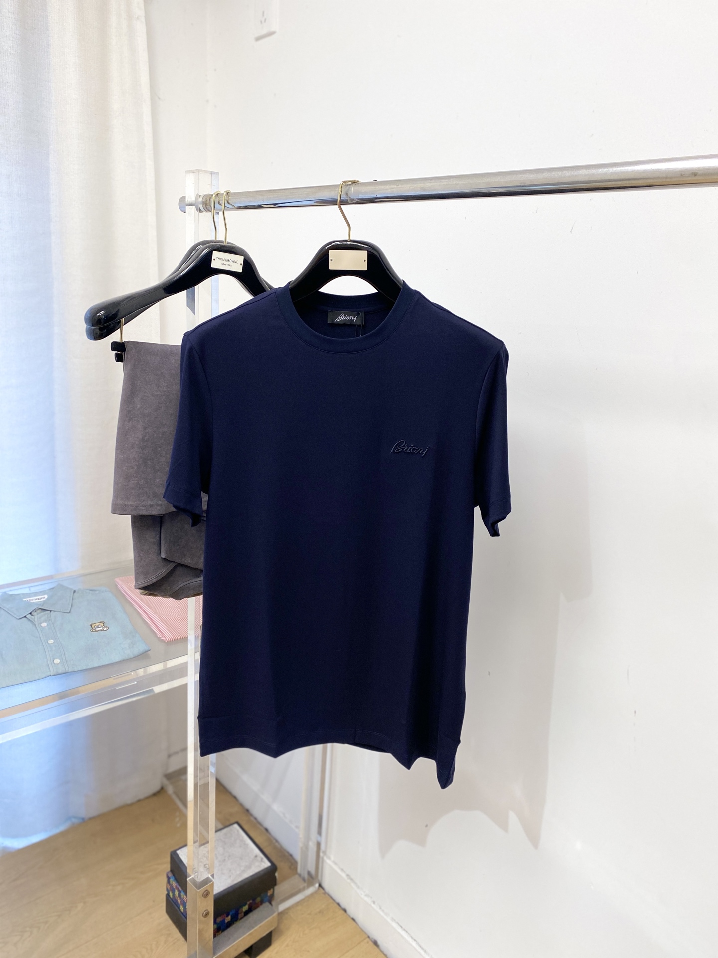 Buomi 时尚潮牌、2026新品短袖T恤，帅气时尚，胸前精致刺绣字母logo，简约百搭款。面料棉 不仅