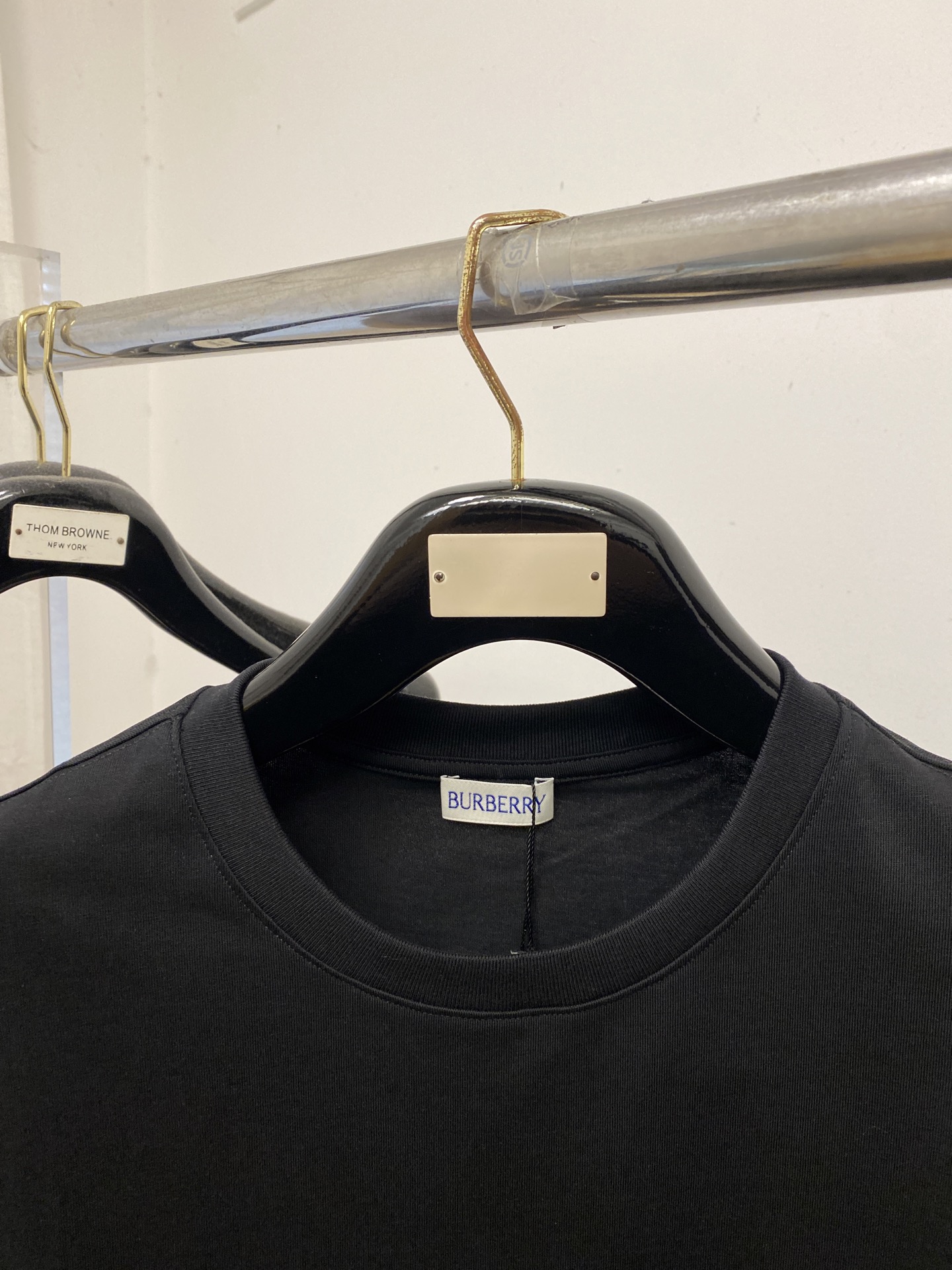 巴宝莉、2026新品短袖T恤，帅气时尚，胸前顶级印花图案字母logo，简约百搭款。面料棉 不仅挺括，保持