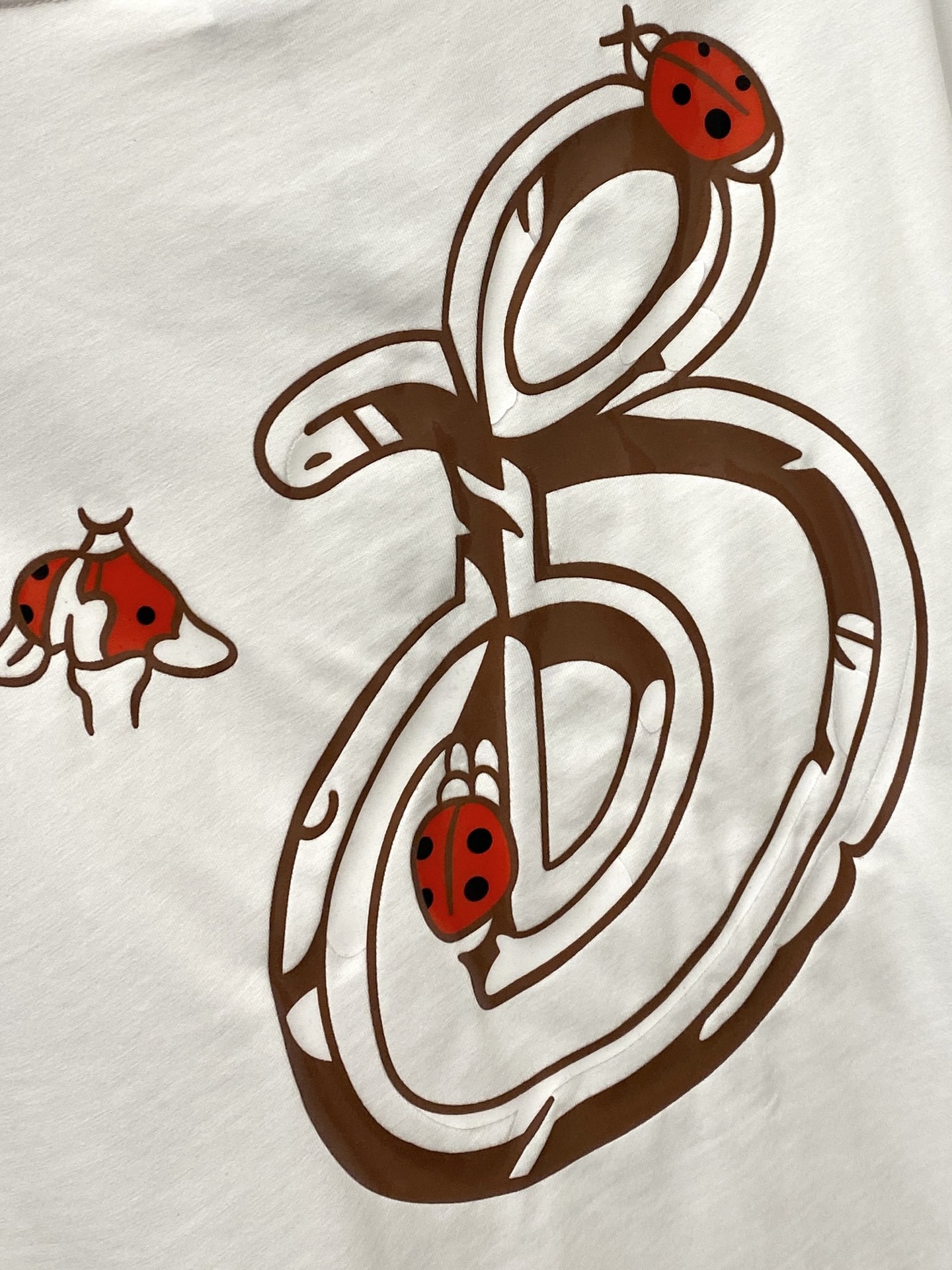 巴宝莉、2026新品短袖T恤，帅气时尚，胸前顶级印花图案字母logo，简约百搭款。面料棉 不仅挺括，保持