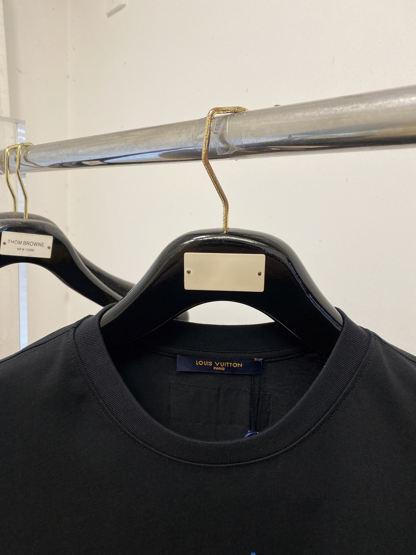 路易威登、2026新品短袖T恤，帅气时尚，衣下顶级数码定位印花字母logo，简约百搭款。面料棉 不仅挺括