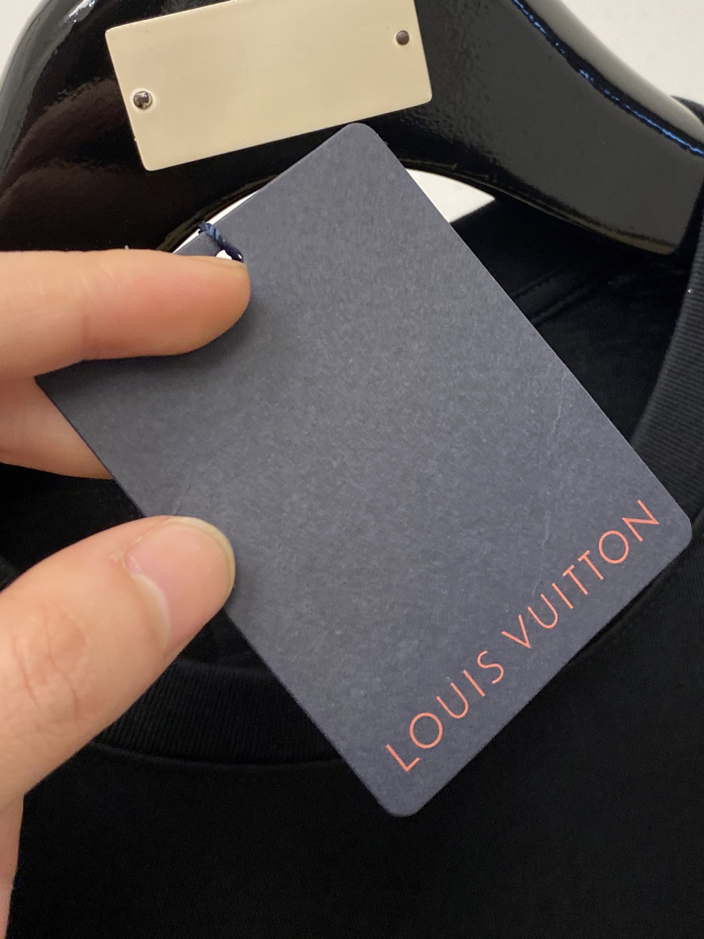 路易威登、2026新品短袖T恤，帅气时尚，衣下顶级数码定位印花字母logo，简约百搭款。面料棉 不仅挺括