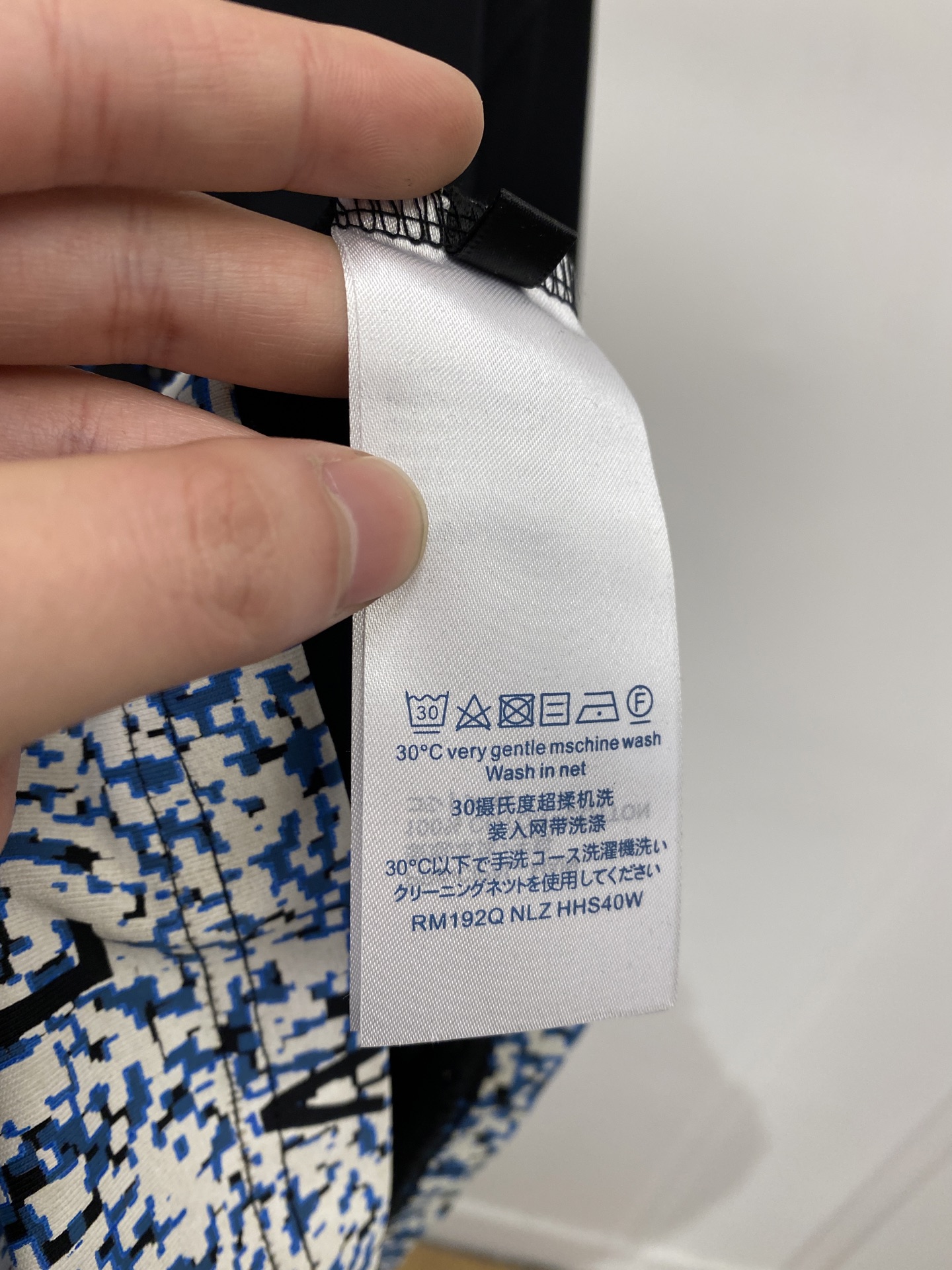 路易威登、2026新品短袖T恤，帅气时尚，衣下顶级数码定位印花字母logo，简约百搭款。面料棉 不仅挺括