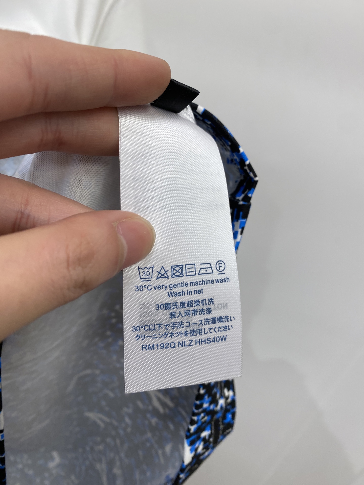 路易威登、2026新品短袖T恤，帅气时尚，衣下顶级数码定位印花字母logo，简约百搭款。面料棉 不仅挺括