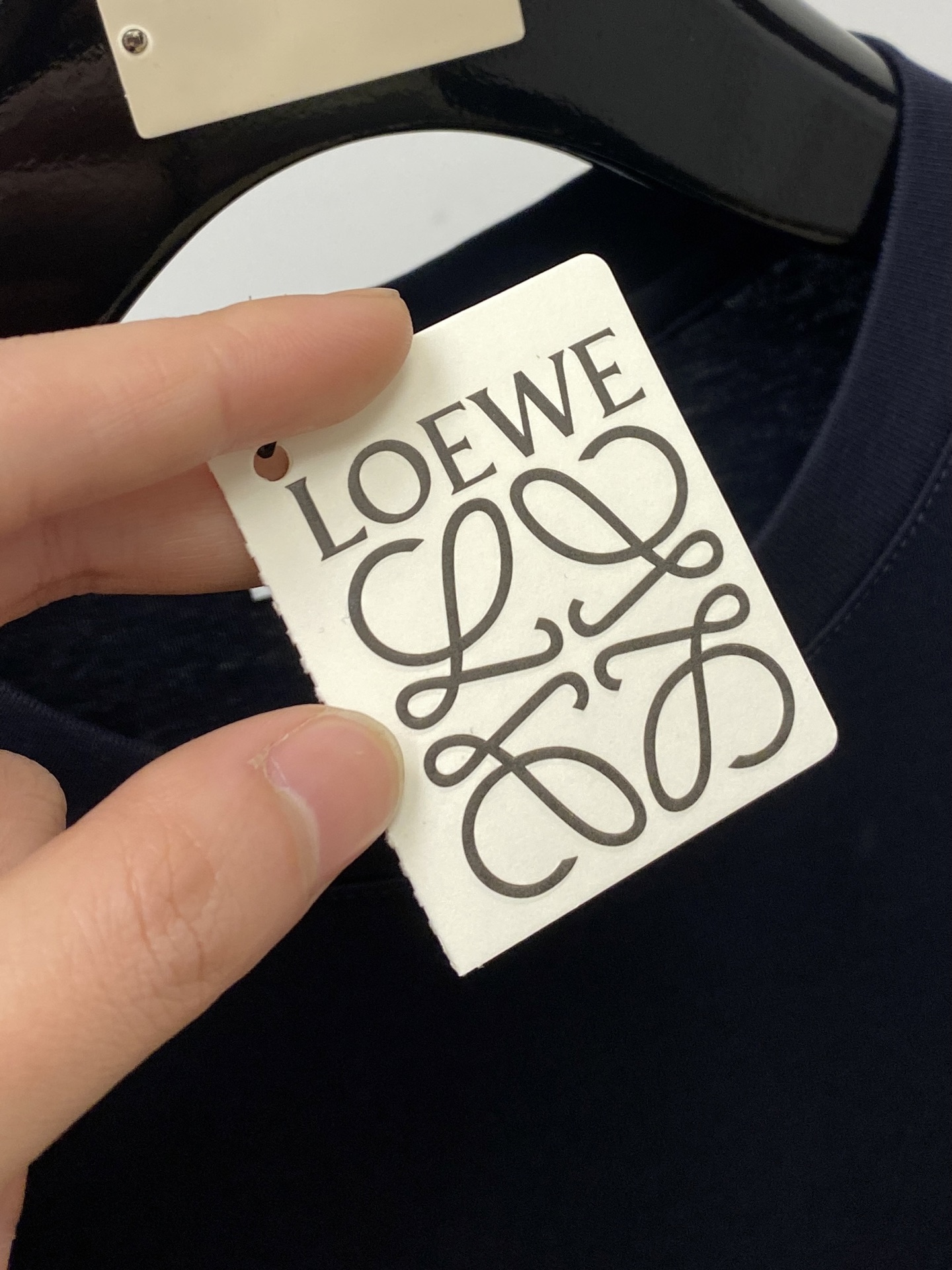 罗意威、2026新品短袖T恤，帅气时尚，胸前精致刺绣图案logo，简约百搭款。面料棉 不仅挺括，保持潮流