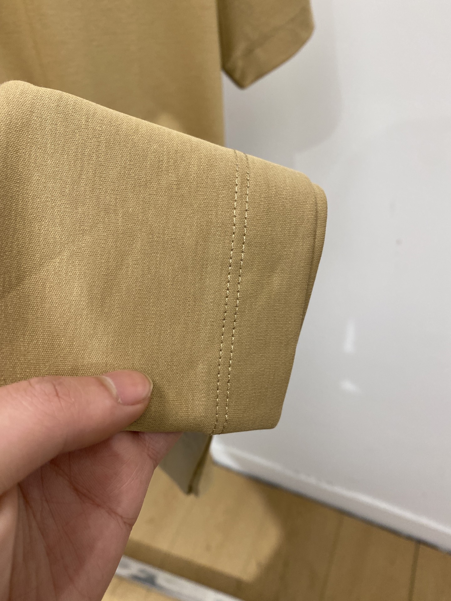 罗意威、2026新品短袖T恤，帅气时尚，胸前精致刺绣图案logo，简约百搭款。面料棉 不仅挺括，保持潮流