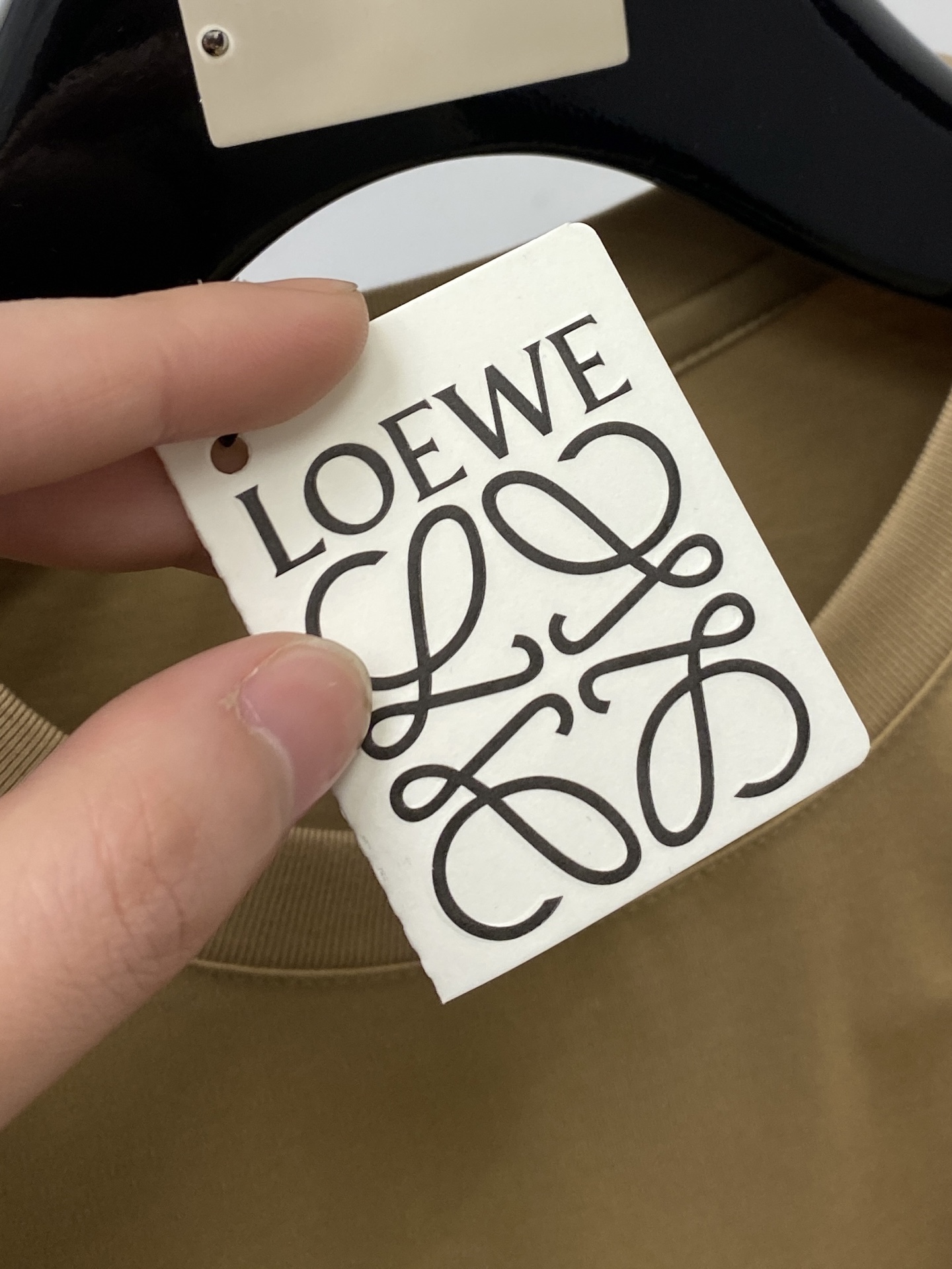 罗意威、2026新品短袖T恤，帅气时尚，胸前精致刺绣图案logo，简约百搭款。面料棉 不仅挺括，保持潮流