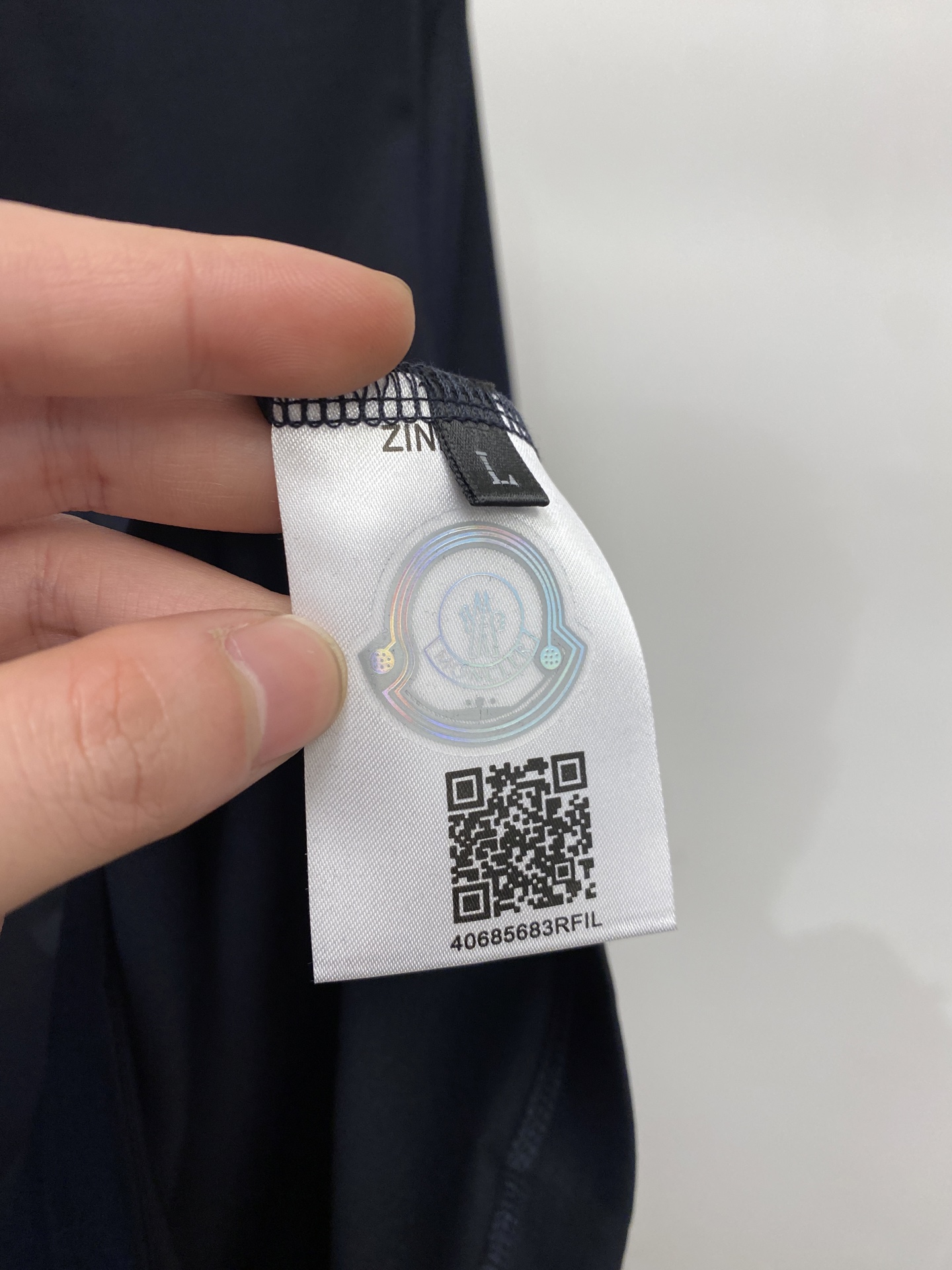 蒙口、2026新品短袖T恤，帅气时尚，胸前刺绣装饰图案logo，简约百搭款。面料棉 不仅挺括，保持潮流的