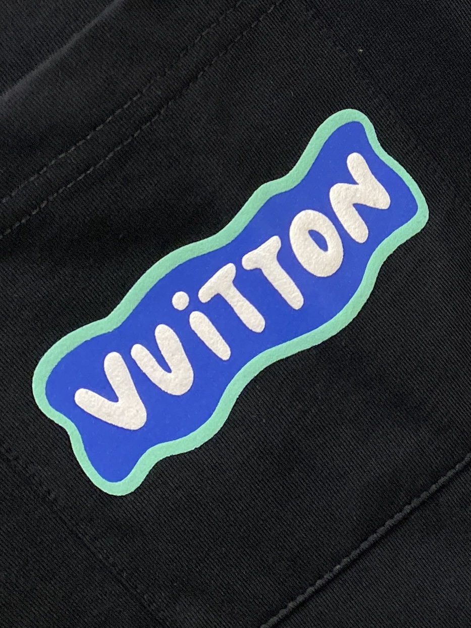 路易威登、2026新品短袖T恤，帅气时尚，胸前刺绣印花图案字母logo，简约百搭款。面料棉 不仅挺括，保