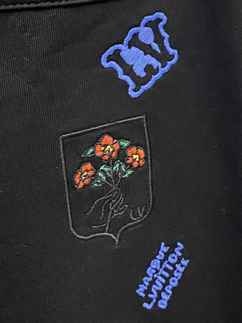 路易威登、2026新品短袖T恤，帅气时尚，胸前刺绣印花图案字母logo，简约百搭款。面料棉 不仅挺括，保