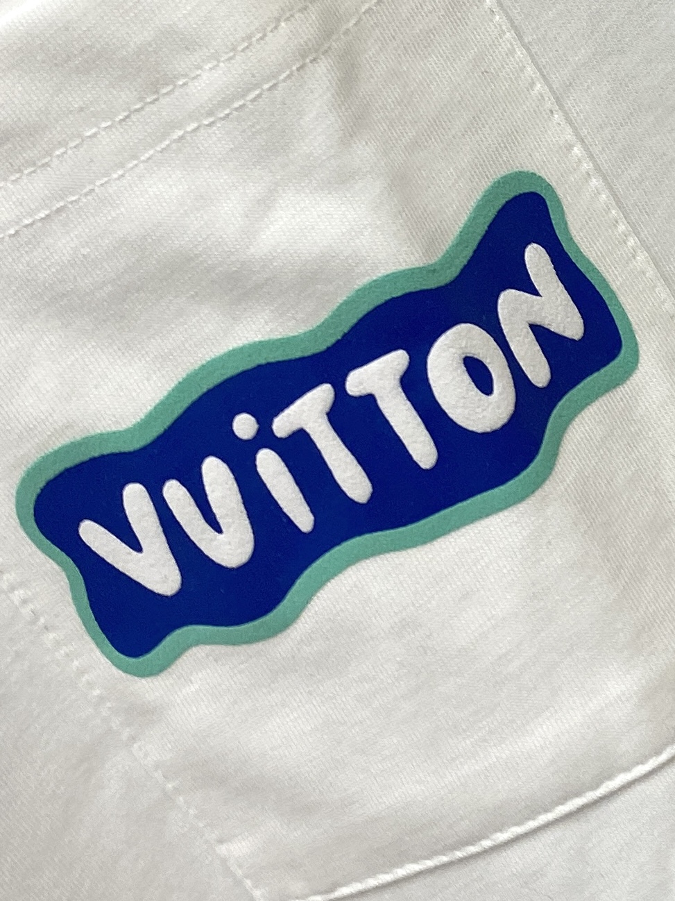 路易威登、2026新品短袖T恤，帅气时尚，胸前刺绣印花图案字母logo，简约百搭款。面料棉 不仅挺括，保