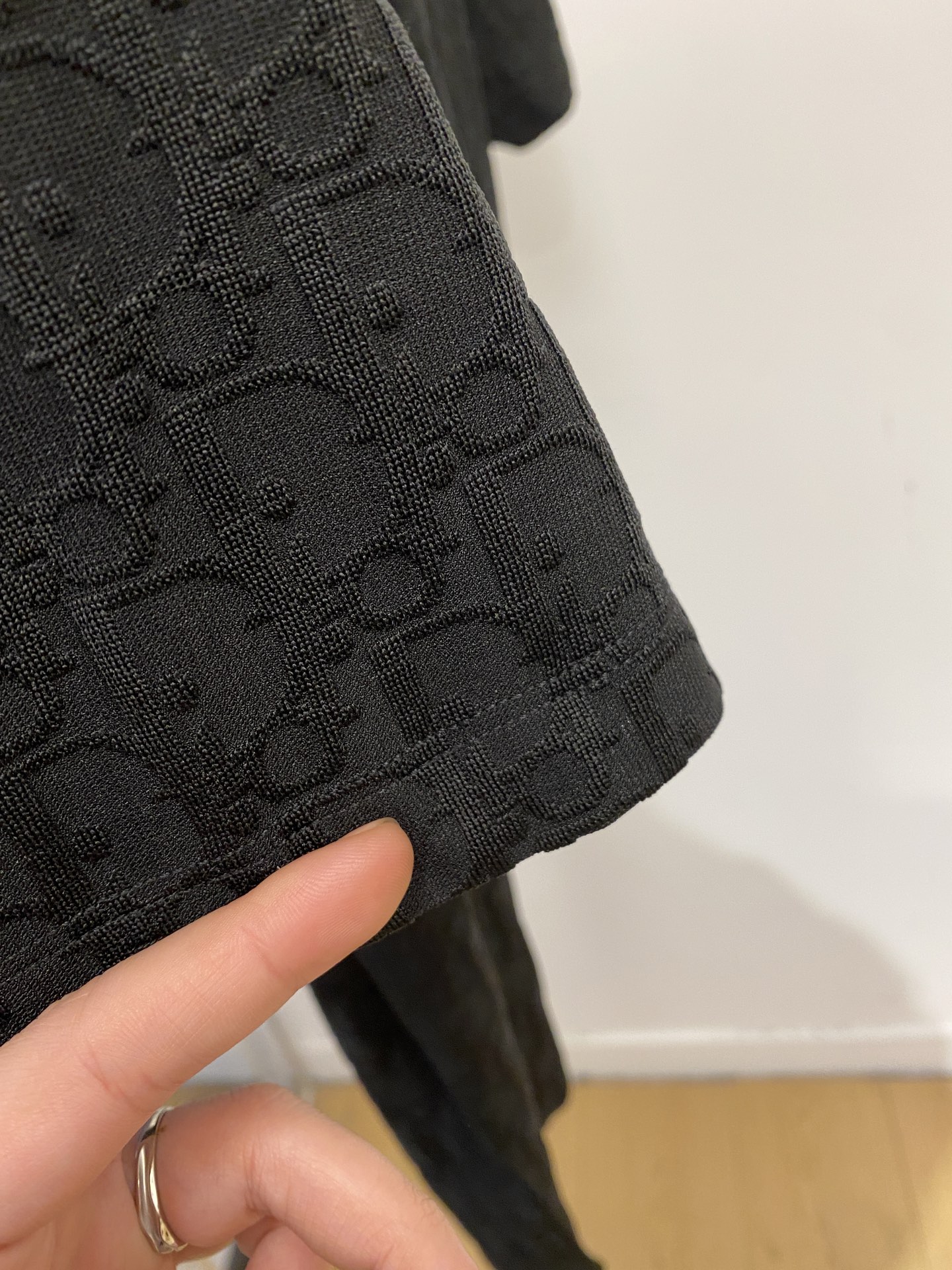 迪奥、2026新品短袖T恤，帅气时尚，顶级数码定位定织字母logo，简约百搭款。面料棉 不仅挺括，保持潮