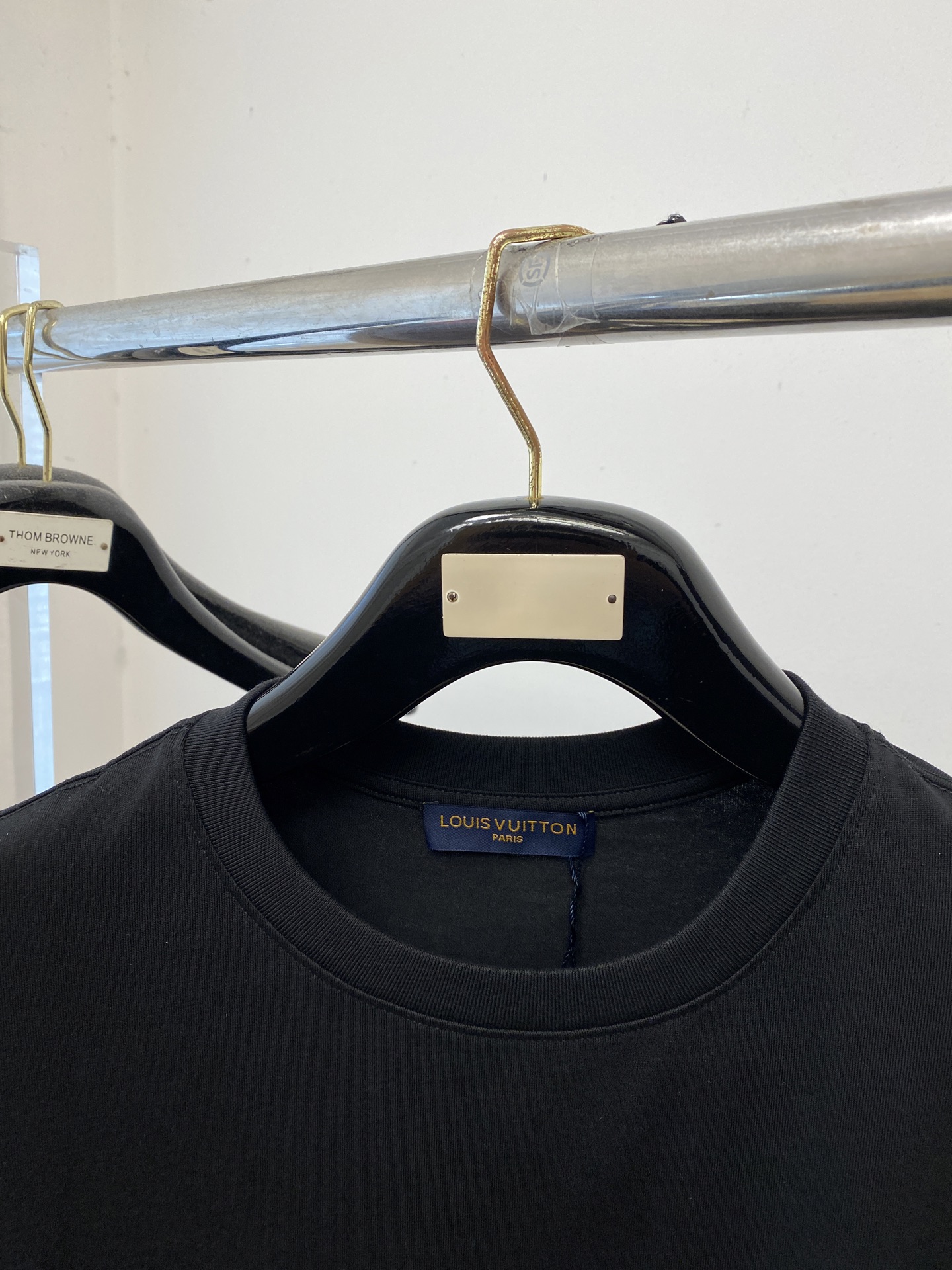 路易威登、2026新品短袖T恤，帅气时尚，衣下顶级烫钻图案字母logo，简约百搭款。面料棉 不仅挺括，保