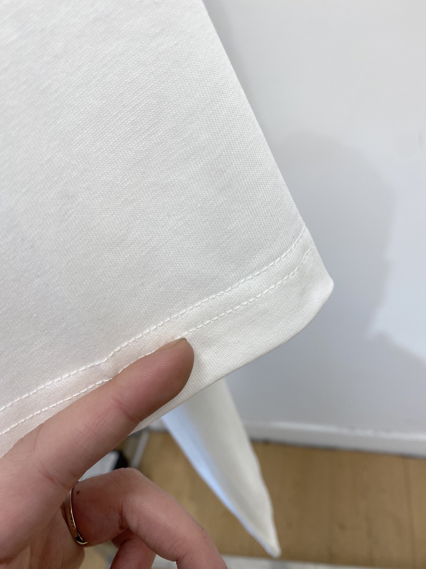 巴宝莉、2026新品短袖T恤，帅气时尚，胸前顶级印花图案字母logo，简约百搭款。面料棉 不仅挺括，保持