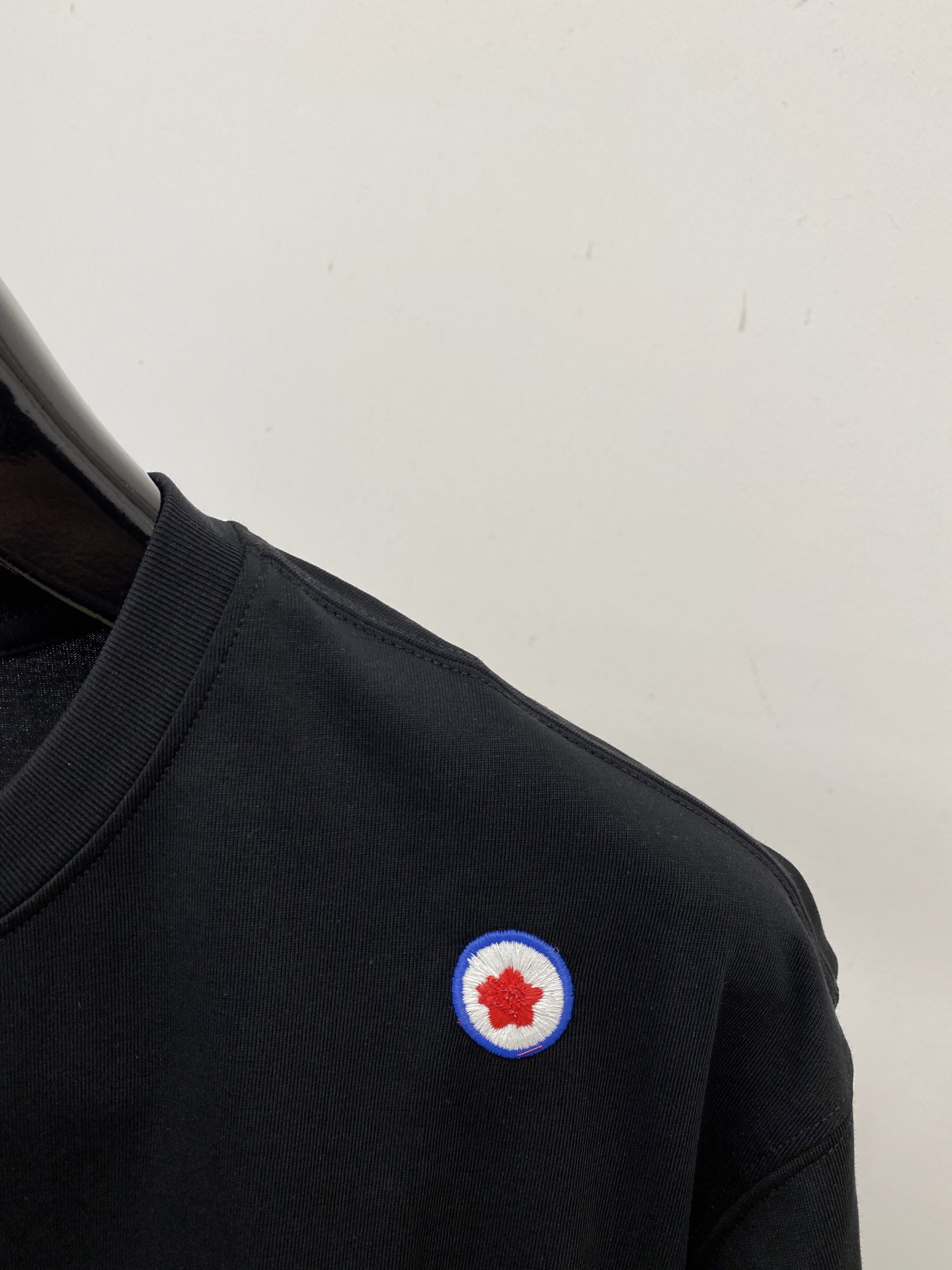KENZO、2026新品短袖T恤，帅气时尚，胸前精致刺绣图案字母logo，简约百搭款。面料棉 不仅挺括，