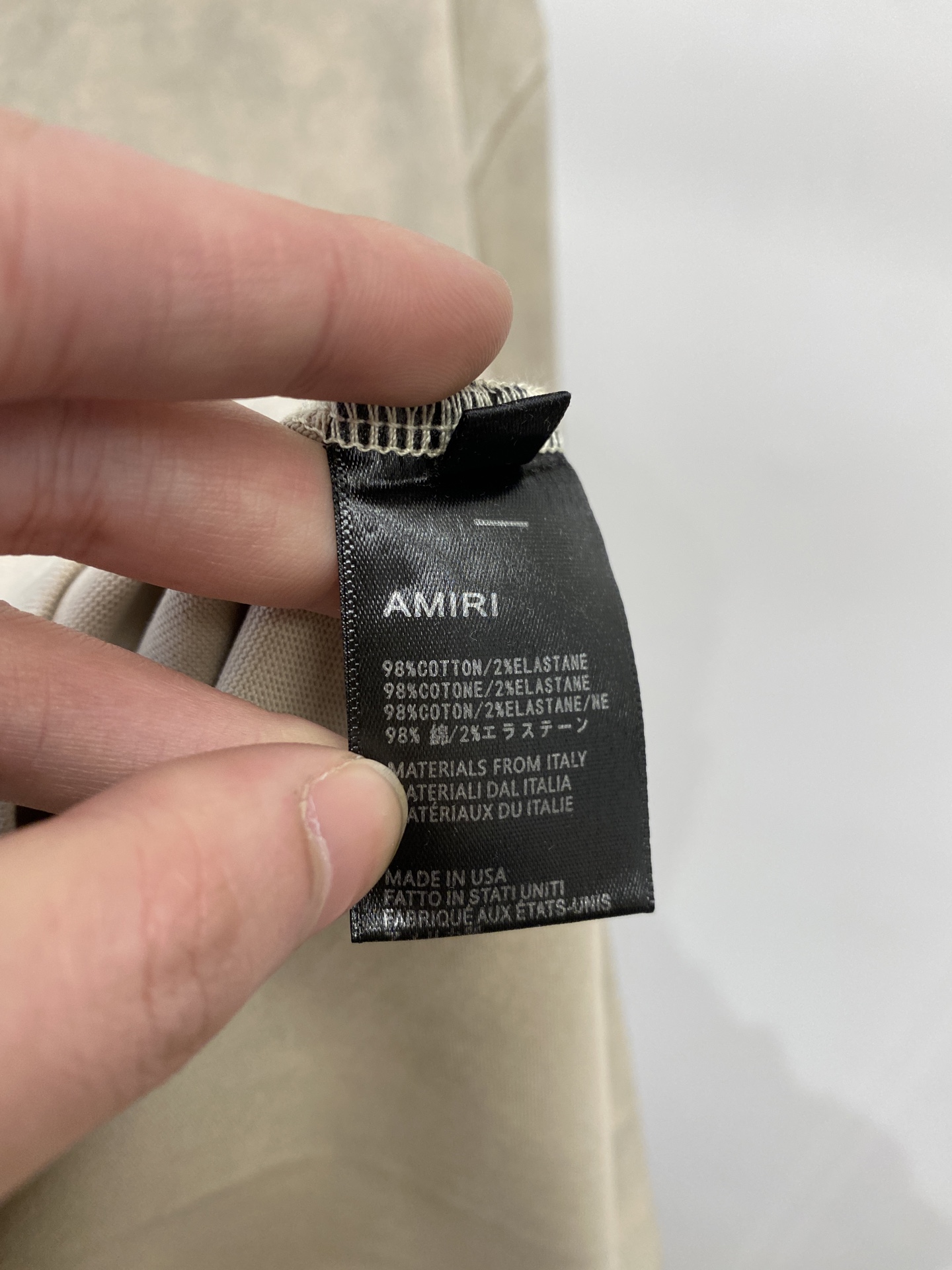 AMIRI、2026新品短袖T恤，帅气时尚，胸前精致刺绣图案logo，简约百搭款。面料棉 不仅挺括，保持