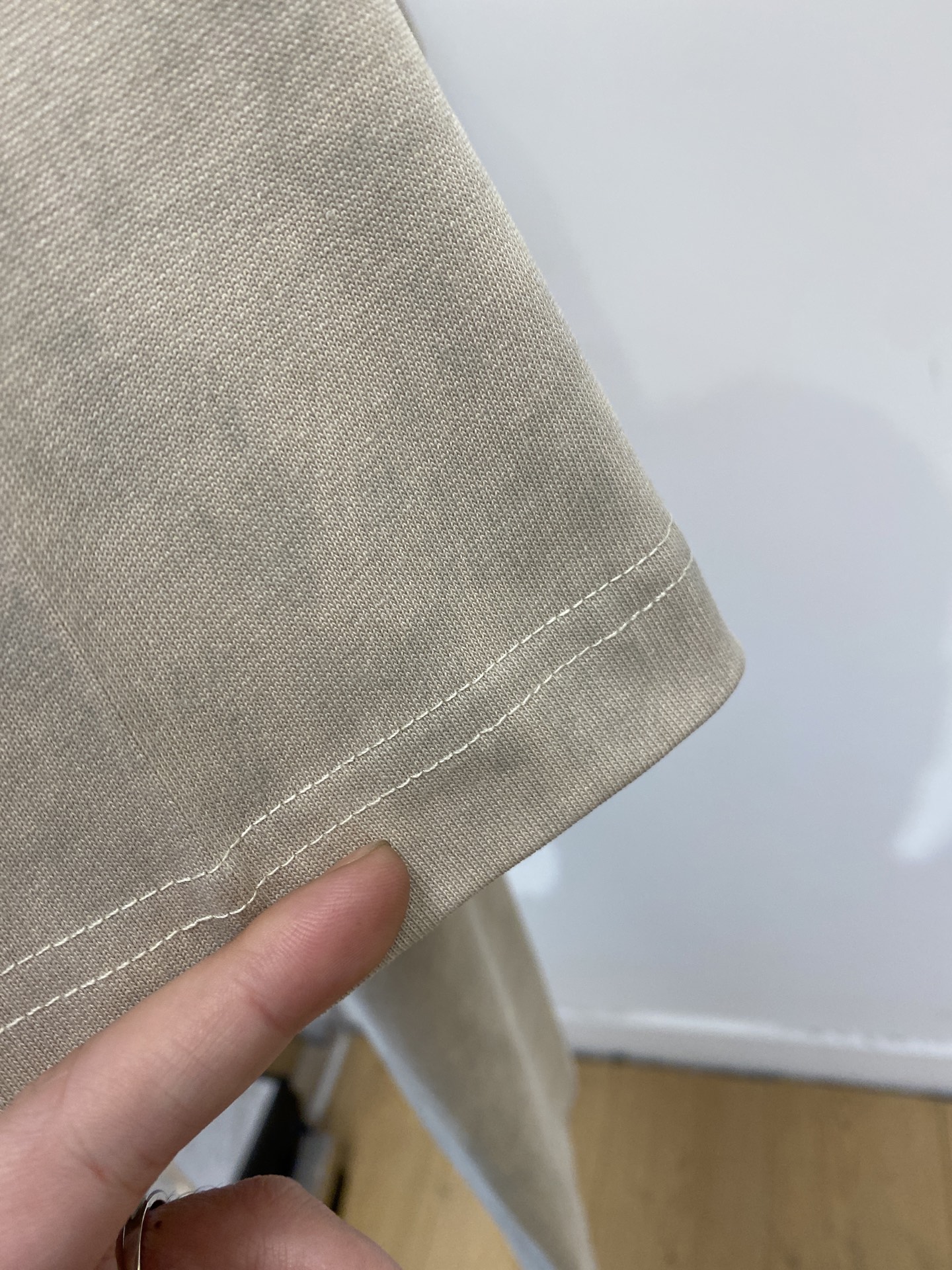 AMIRI、2026新品短袖T恤，帅气时尚，胸前精致刺绣图案logo，简约百搭款。面料棉 不仅挺括，保持