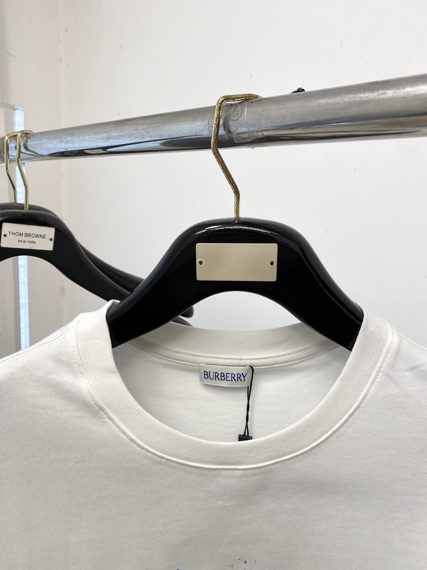 巴宝莉、2026新品短袖T恤，帅气时尚，胸前顶级印花图案字母logo，简约百搭款。面料棉 不仅挺括，保持