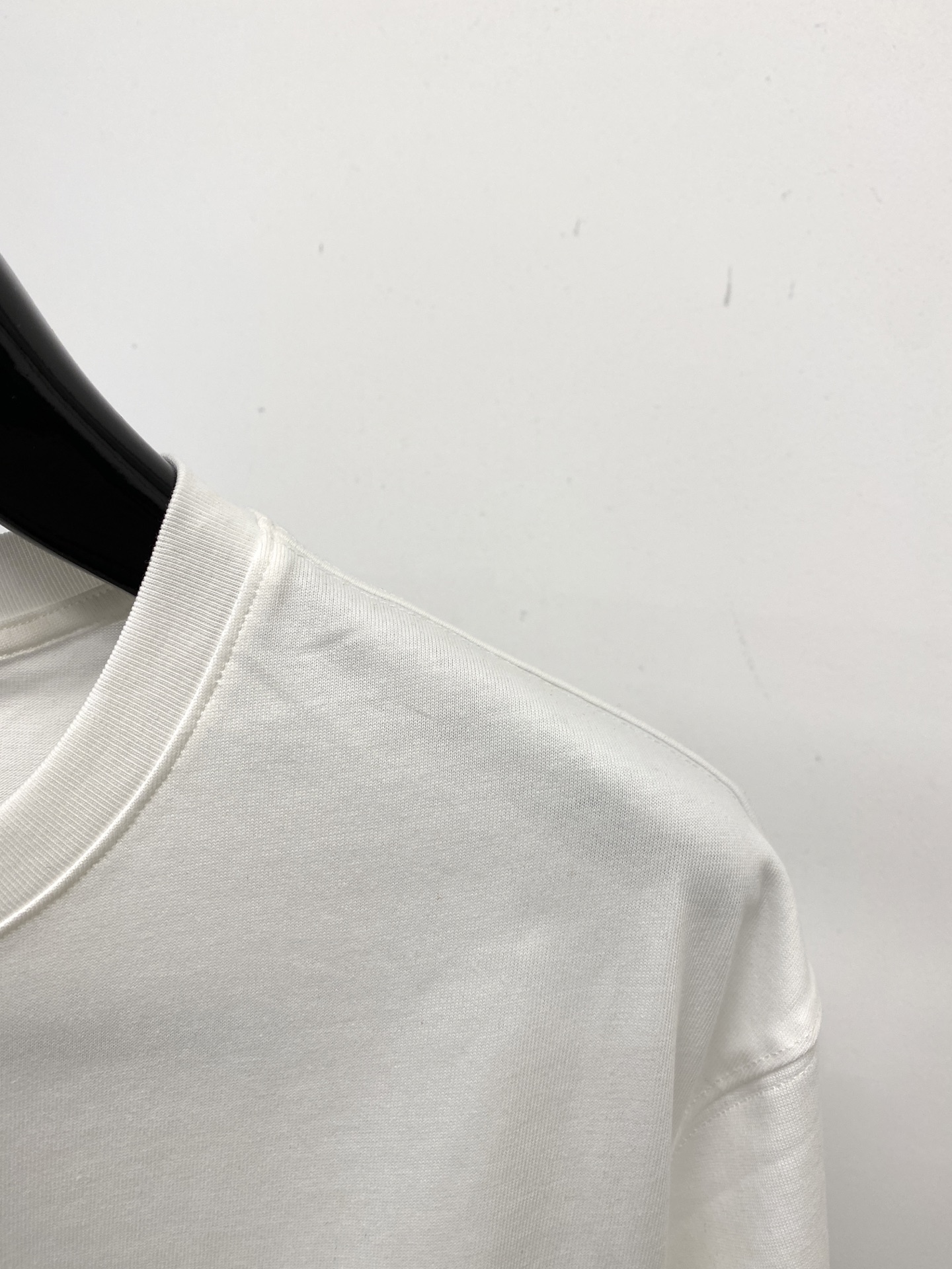 巴宝莉、2026新品短袖T恤，帅气时尚，胸前顶级印花图案字母logo，简约百搭款。面料棉 不仅挺括，保持