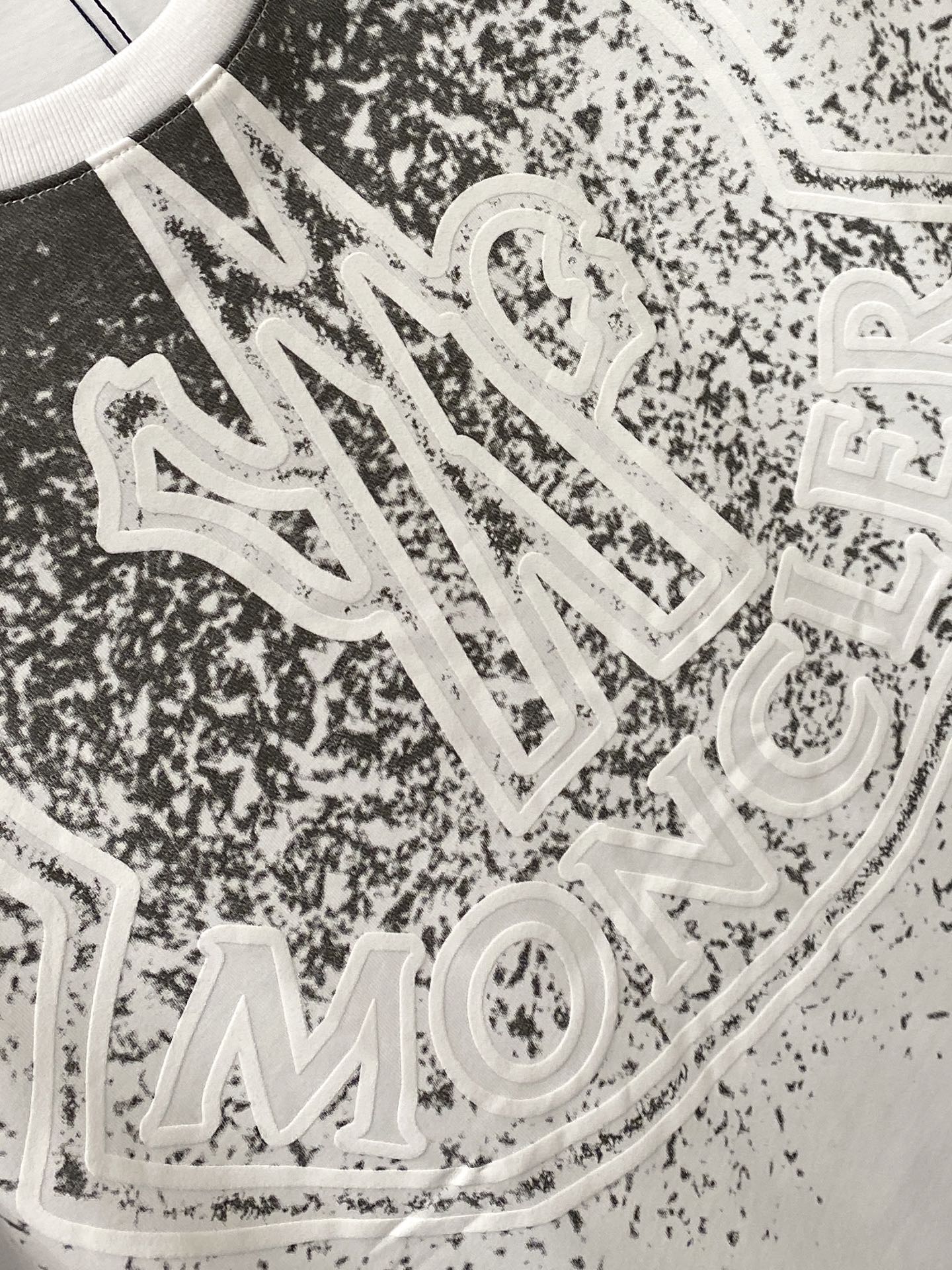 蒙口、2026新品短袖T恤，帅气时尚，胸前顶级印胶图案字母logo，简约百搭款。面料棉 不仅挺括，保持潮