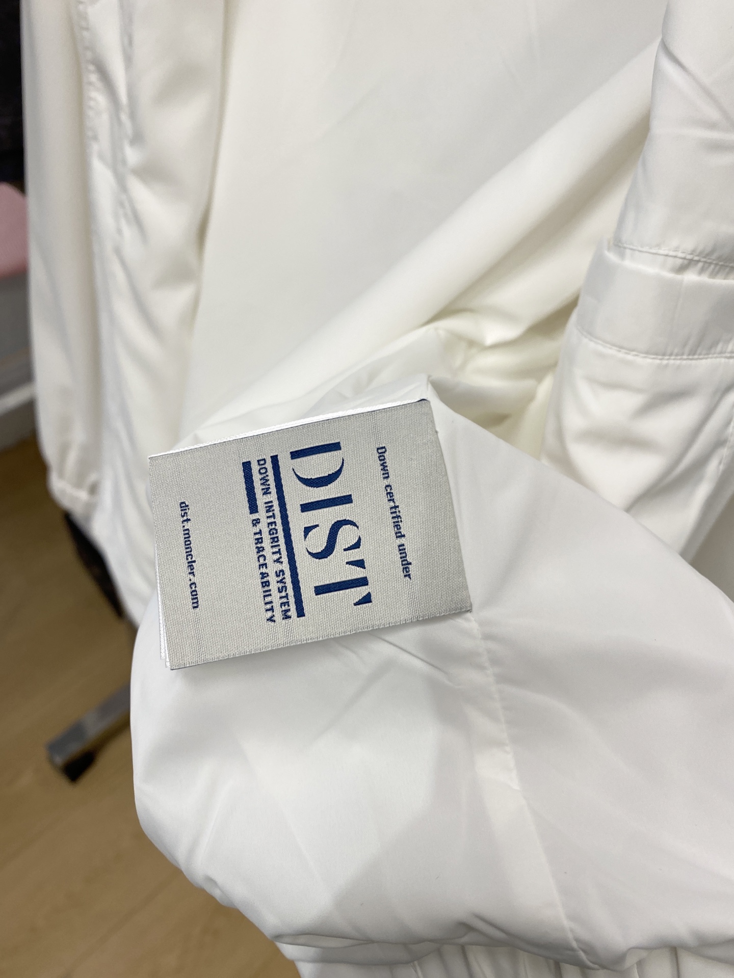 蒙口、2026新品夹克外套，时尚帅气，简约百搭款，袖口刺绣装饰图案logo，定制原版面料，不仅挺括，保持