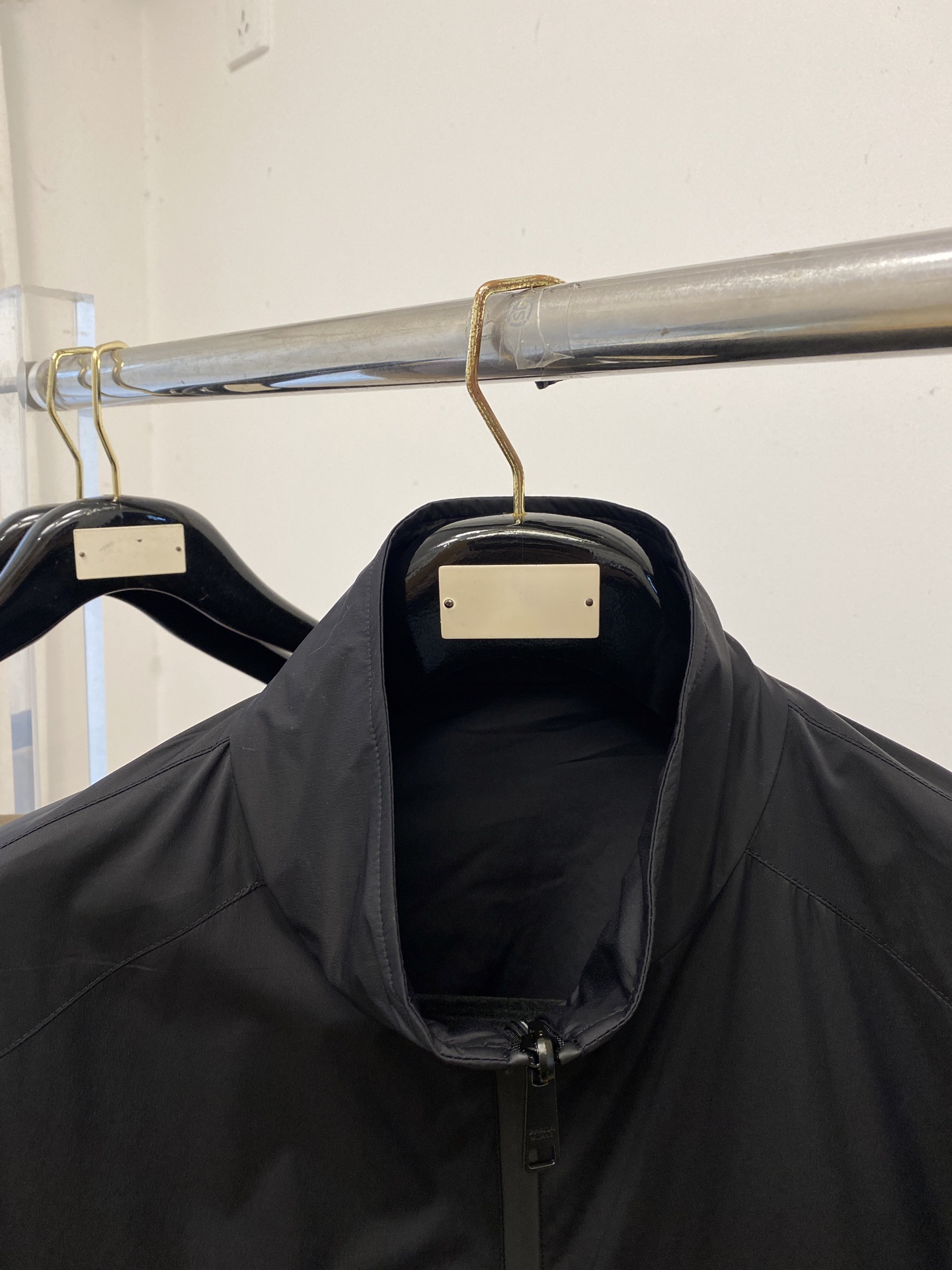 普拉达、2026新品双面穿夹克外套，时尚帅气，简约百搭款，胸前刺绣装饰字母logo，定制原版面料，不仅挺