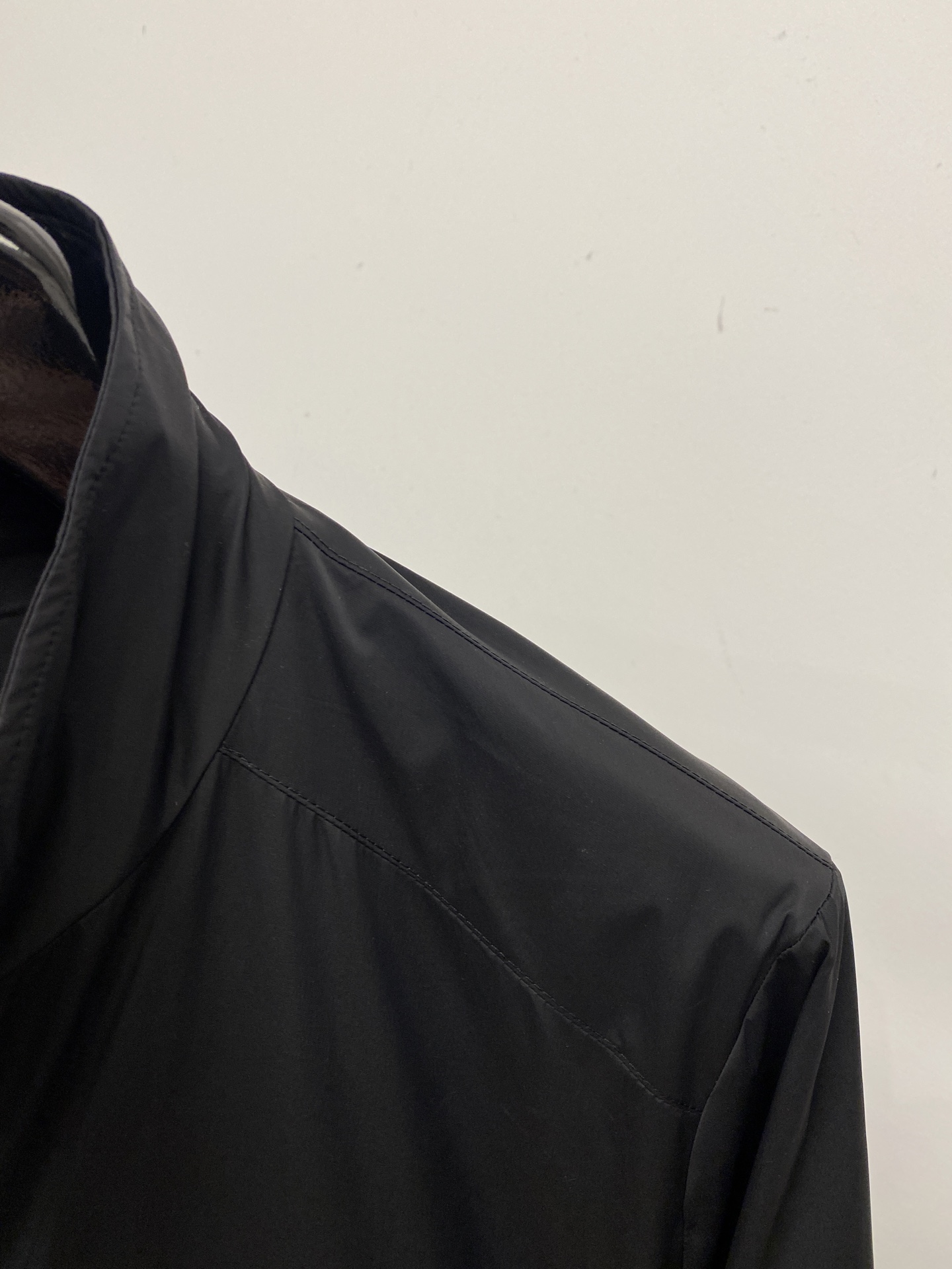 普拉达、2026新品双面穿夹克外套，时尚帅气，简约百搭款，胸前刺绣装饰字母logo，定制原版面料，不仅挺