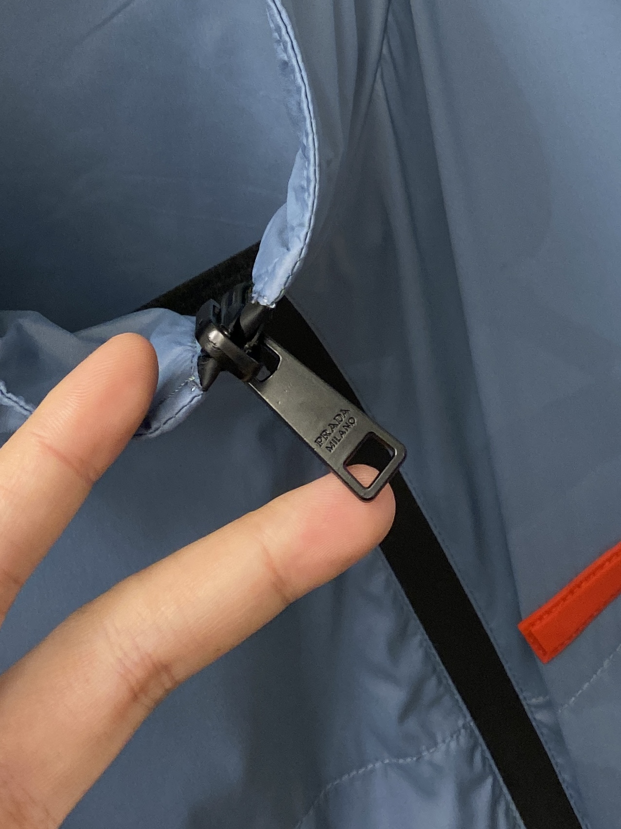 普拉达、2026新品双面穿夹克外套，时尚帅气，简约百搭款，胸前刺绣装饰字母logo，定制原版面料，不仅挺