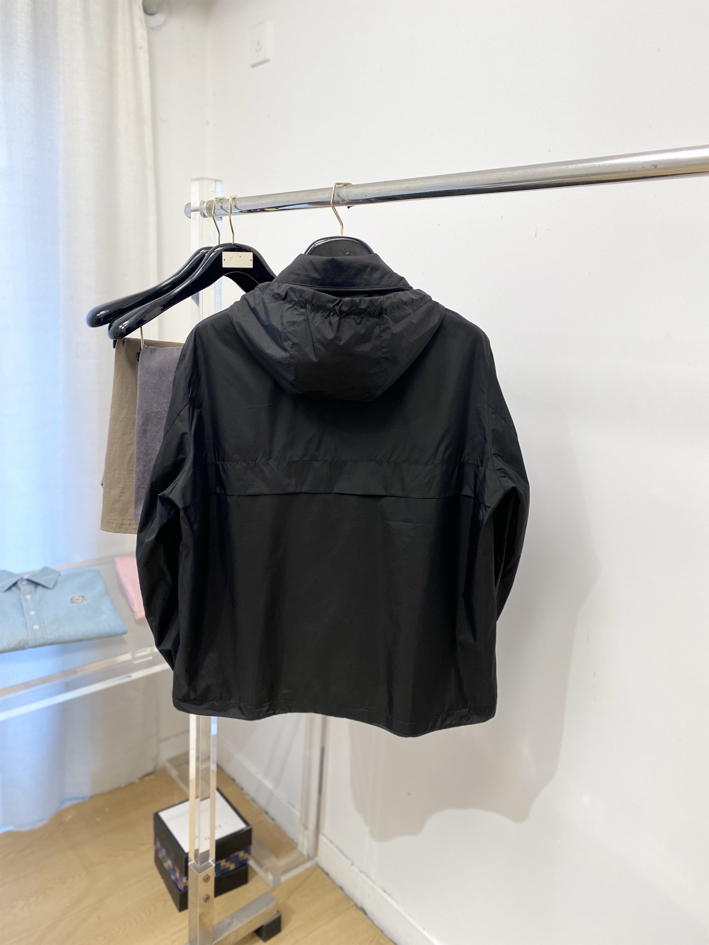 路易威登、2026新品夹克外套，时尚帅气，简约百搭款，胸前精致刺绣字母logo，定制原版面料，不仅挺括，