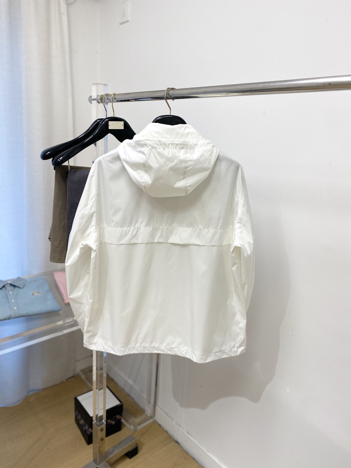 路易威登、2026新品夹克外套，时尚帅气，简约百搭款，胸前精致刺绣字母logo，定制原版面料，不仅挺括，