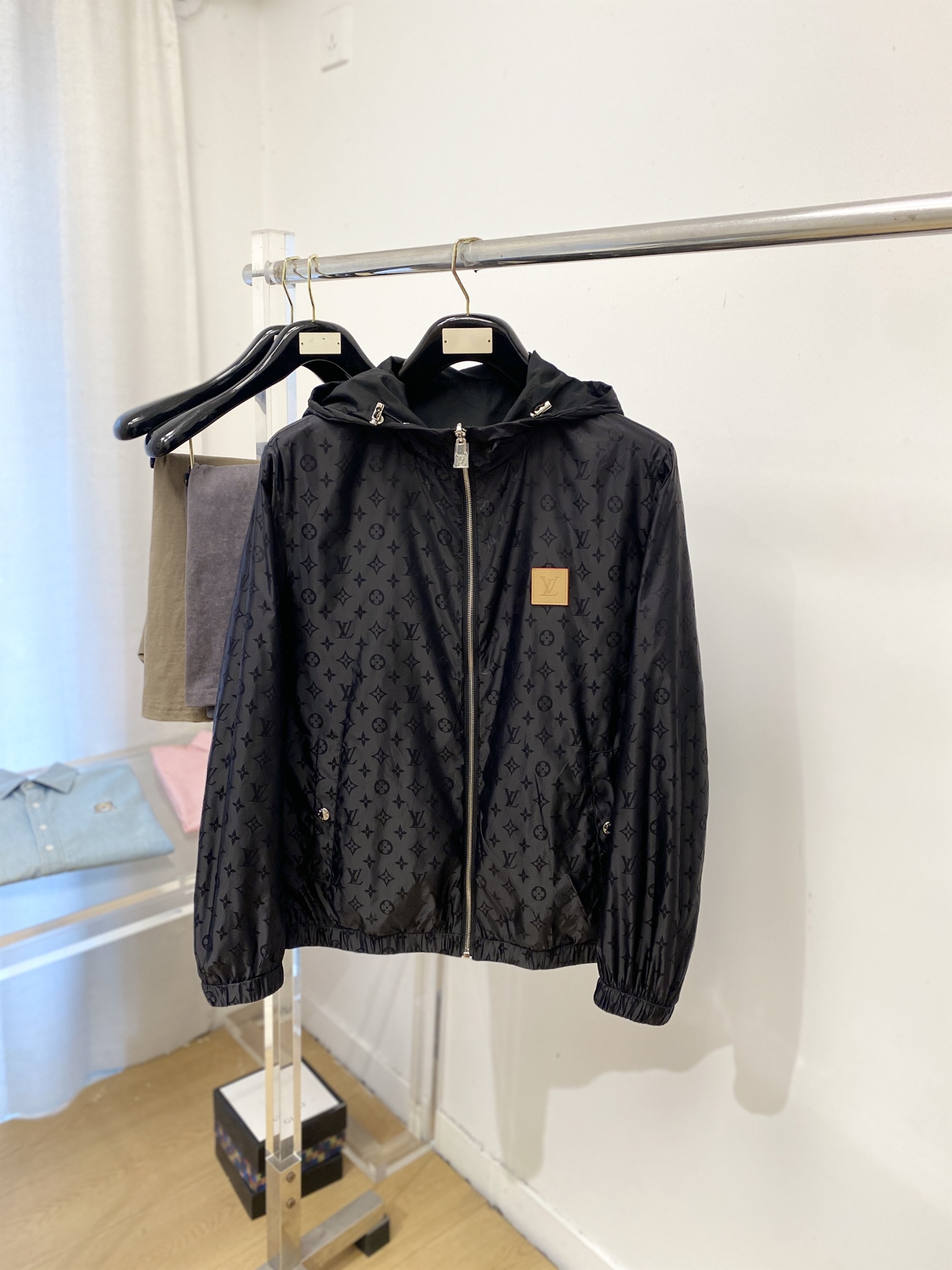 路易威登、2026新品双面穿夹克外套，时尚帅气，简约百搭款，胸前精致刺绣字母logo，定制原版面料，不仅