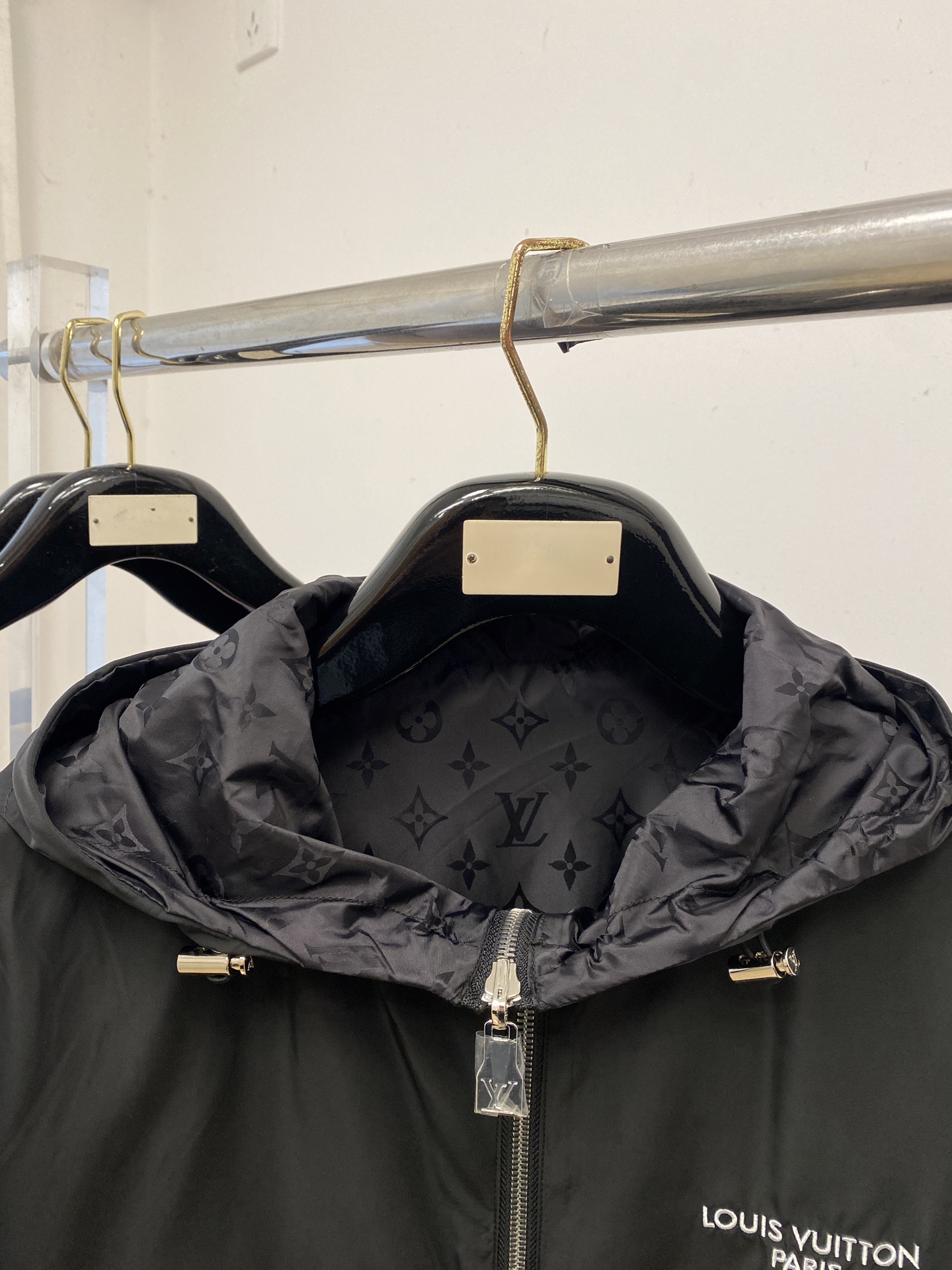 路易威登、2026新品双面穿夹克外套，时尚帅气，简约百搭款，胸前精致刺绣字母logo，定制原版面料，不仅