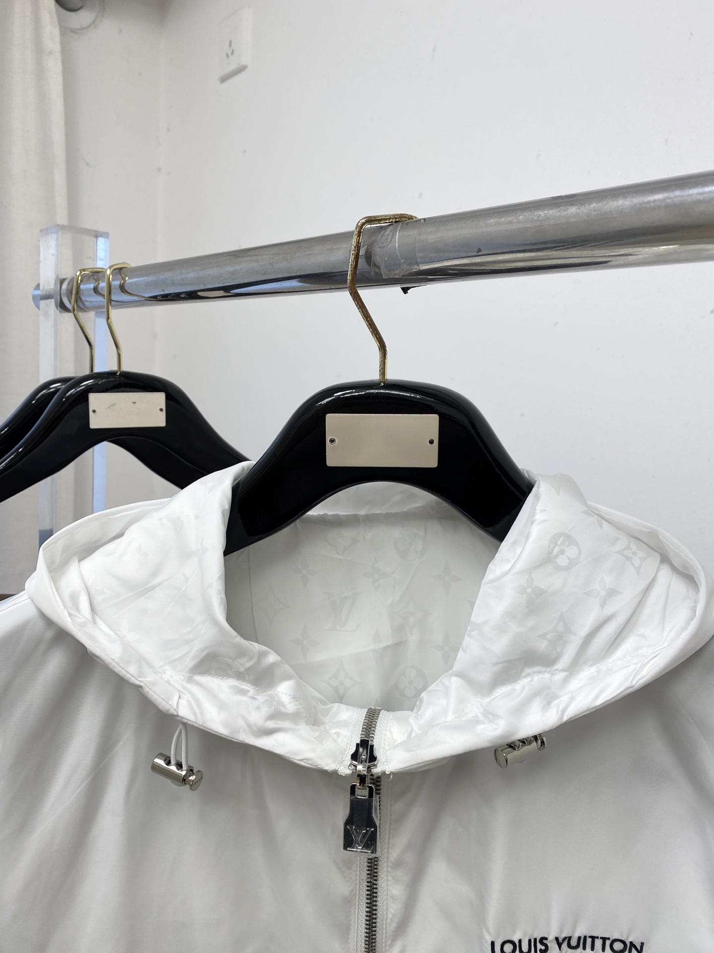 路易威登、2026新品双面穿夹克外套，时尚帅气，简约百搭款，胸前精致刺绣字母logo，定制原版面料，不仅