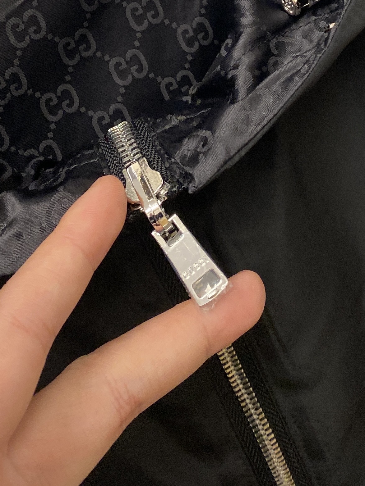 古奇、2026新品双面穿夹克外套，时尚帅气，简约百搭款，胸前精致刺绣字母logo，定制原版面料，不仅挺括