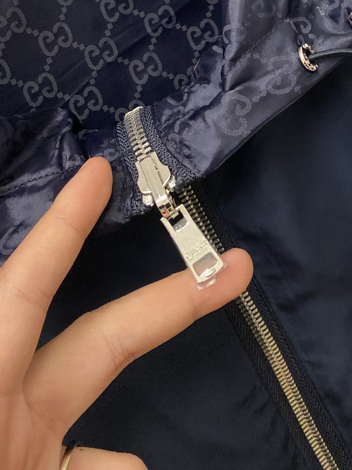 古奇、2026新品双面穿夹克外套，时尚帅气，简约百搭款，胸前精致刺绣字母logo，定制原版面料，不仅挺括