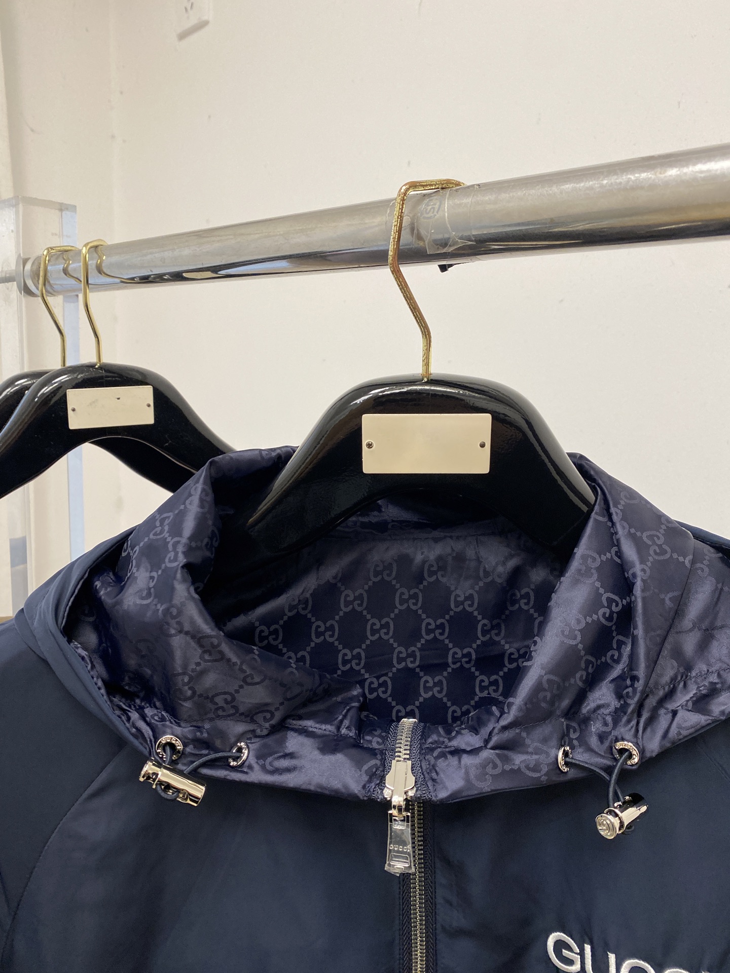 古奇、2026新品双面穿夹克外套，时尚帅气，简约百搭款，胸前精致刺绣字母logo，定制原版面料，不仅挺括