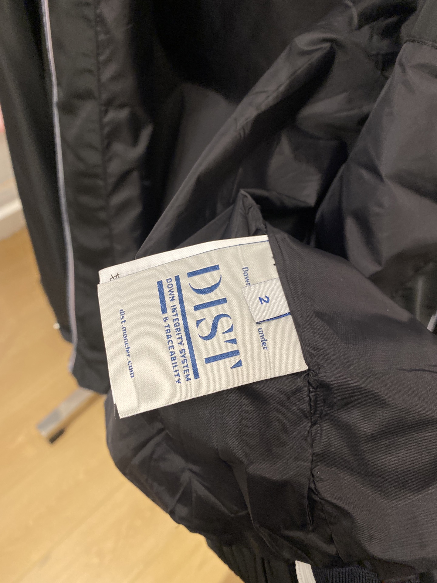 蒙口、2026新品夹克外套，时尚帅气，简约百搭款，袖口刺绣装饰图案logo，定制原版面料，不仅挺括，保持