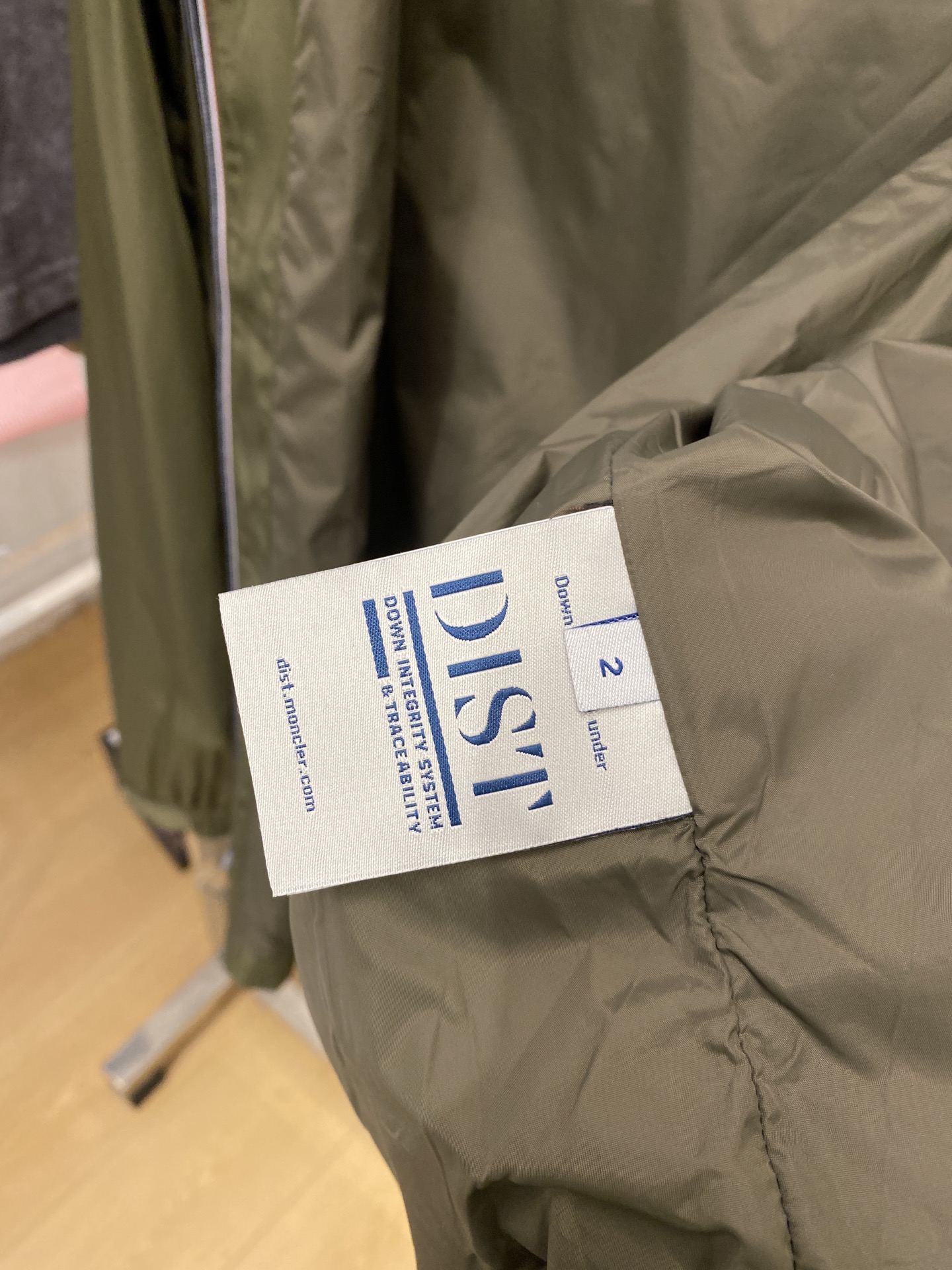 蒙口、2026新品夹克外套，时尚帅气，简约百搭款，袖口刺绣装饰图案logo，定制原版面料，不仅挺括，保持