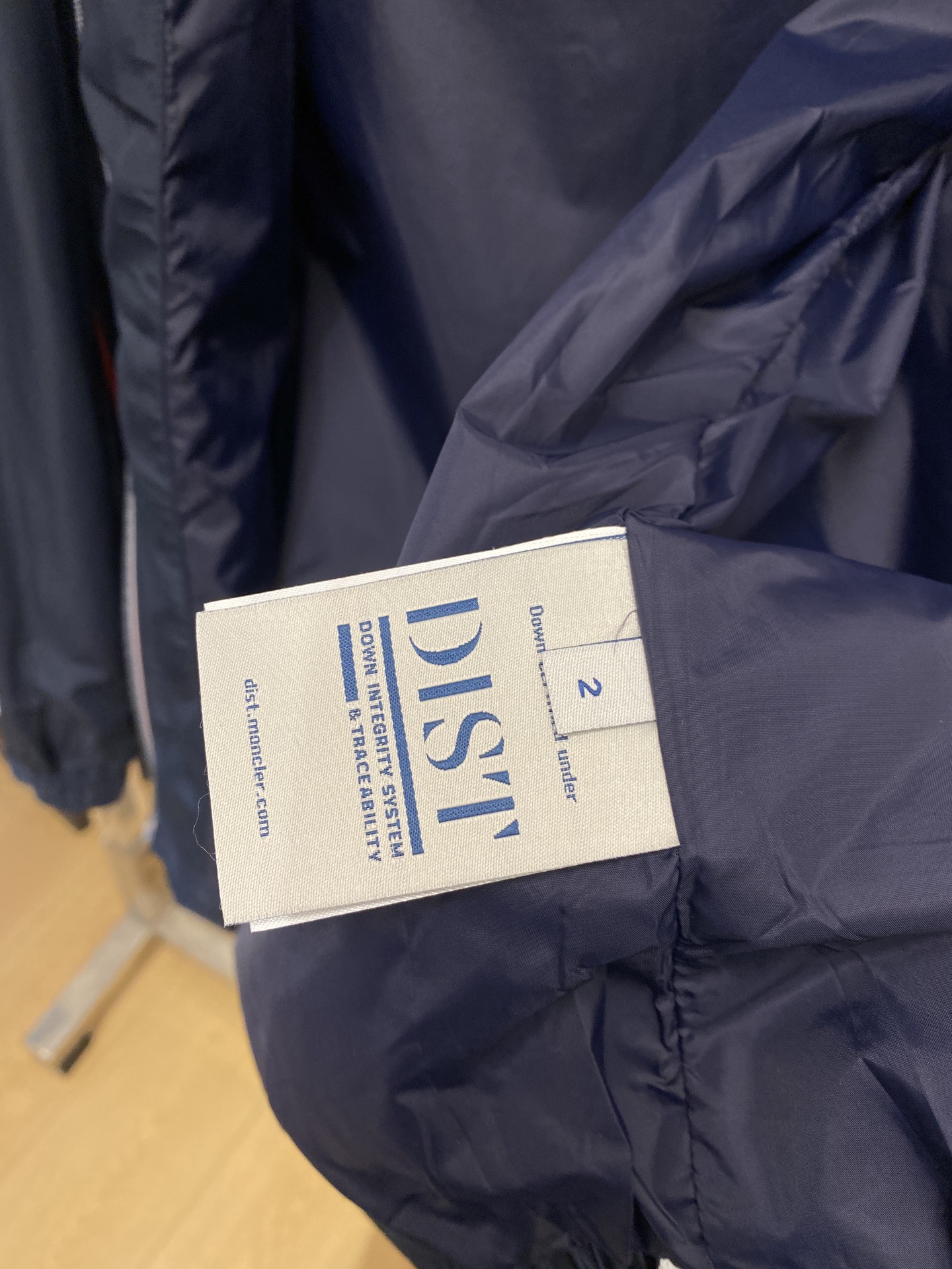 蒙口、2026新品夹克外套，时尚帅气，简约百搭款，袖口刺绣装饰图案logo，定制原版面料，不仅挺括，保持