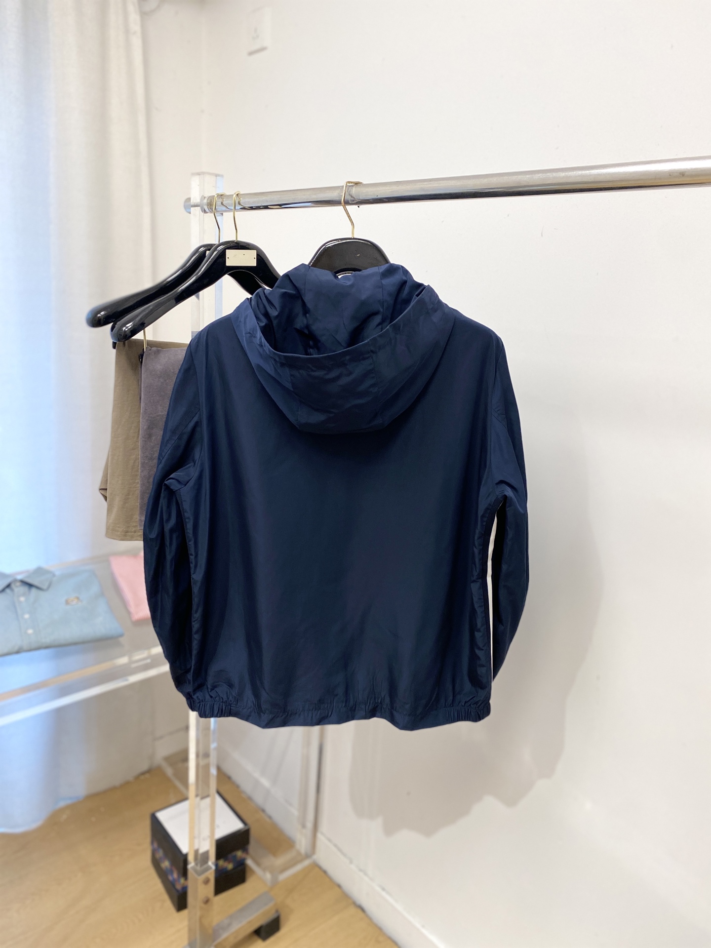 蒙口、2026新品夹克外套，时尚帅气，简约百搭款，袖口刺绣装饰图案logo，定制原版面料，不仅挺括，保持