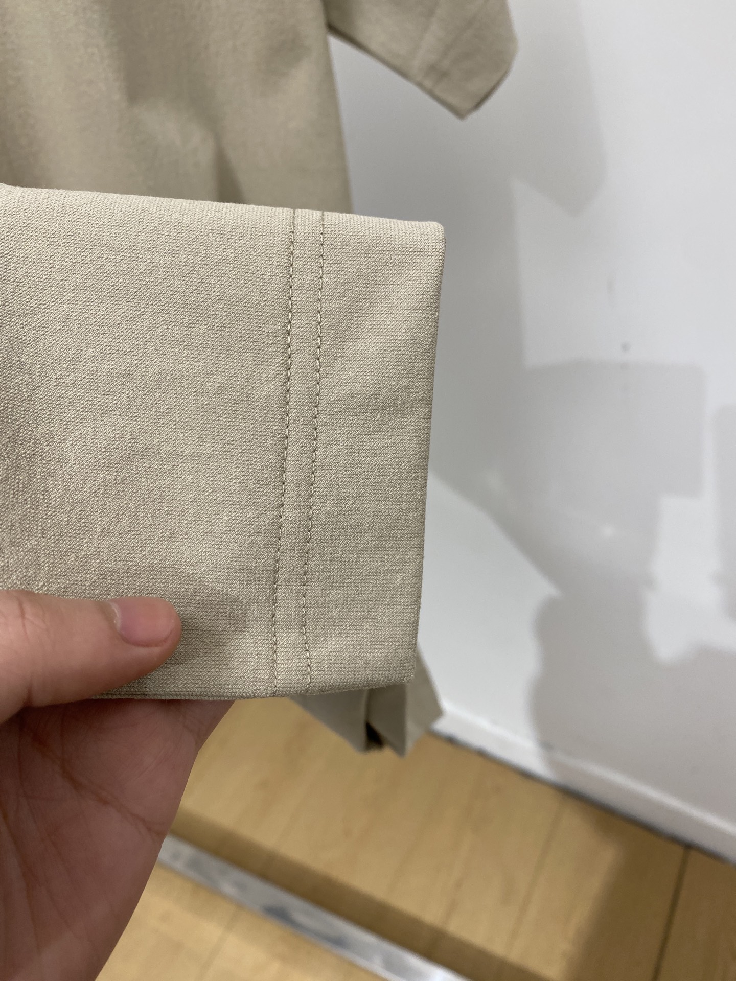 ￼ Y-3、2026新品短袖T恤，帅气时尚，胸前顶级印花字母logo，简约百搭款。面料棉 不仅挺括，保持