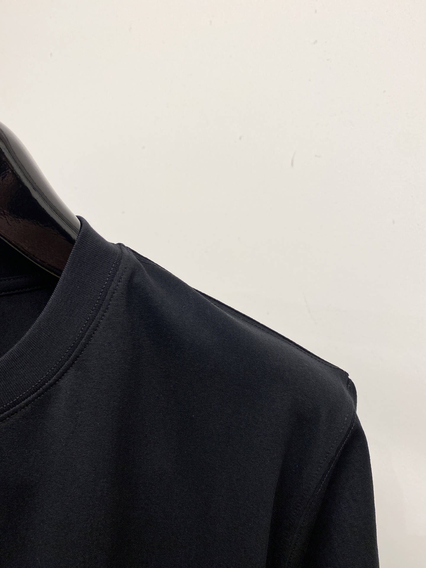 Y-3、2026新品短袖T恤，帅气时尚，胸前顶级印花字母logo，简约百搭款。面料棉 不仅挺括，保持潮流