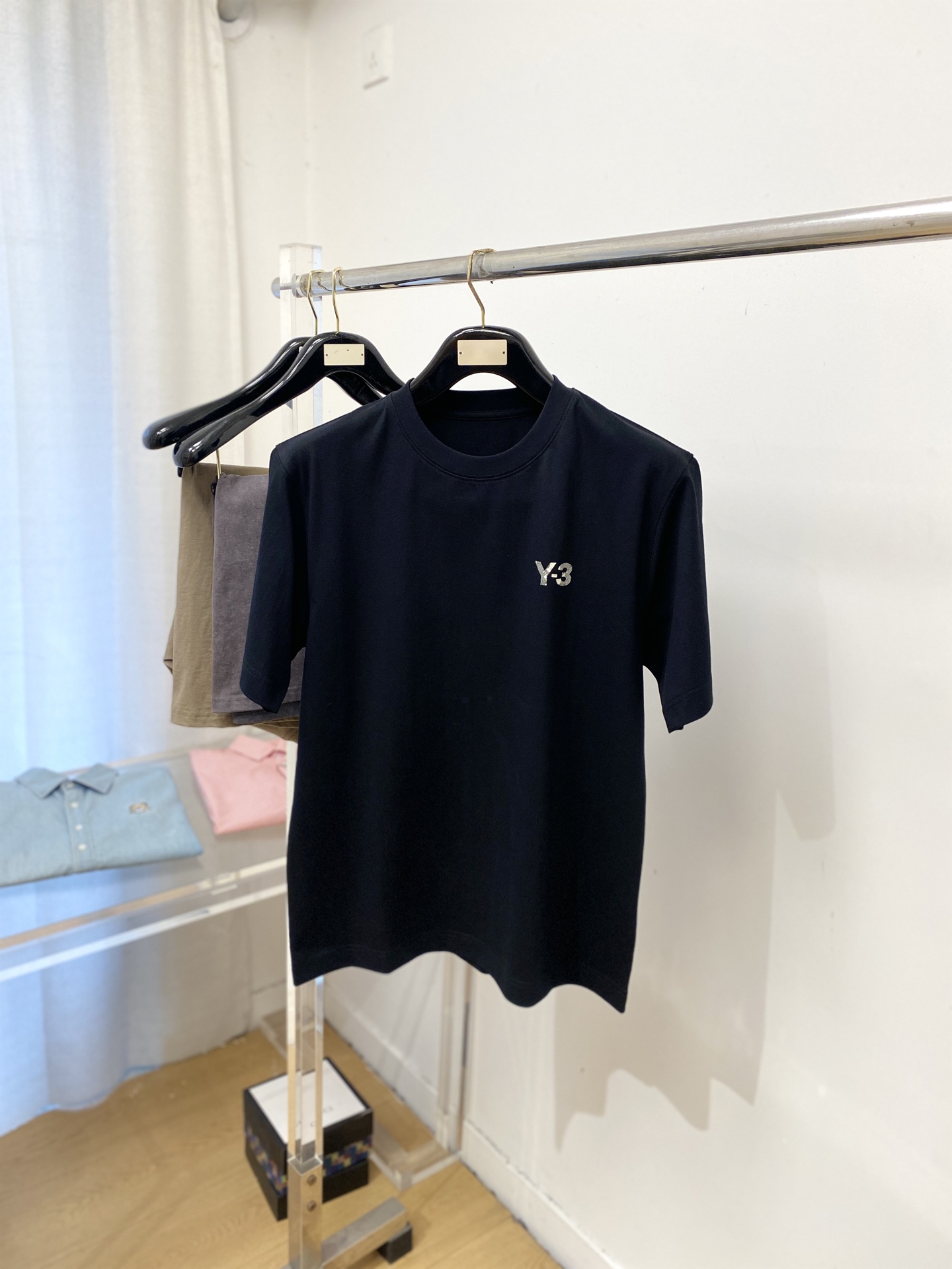 Y-3、2026新品短袖T恤，帅气时尚，胸前顶级印花字母logo，简约百搭款。面料棉 不仅挺括，保持潮流