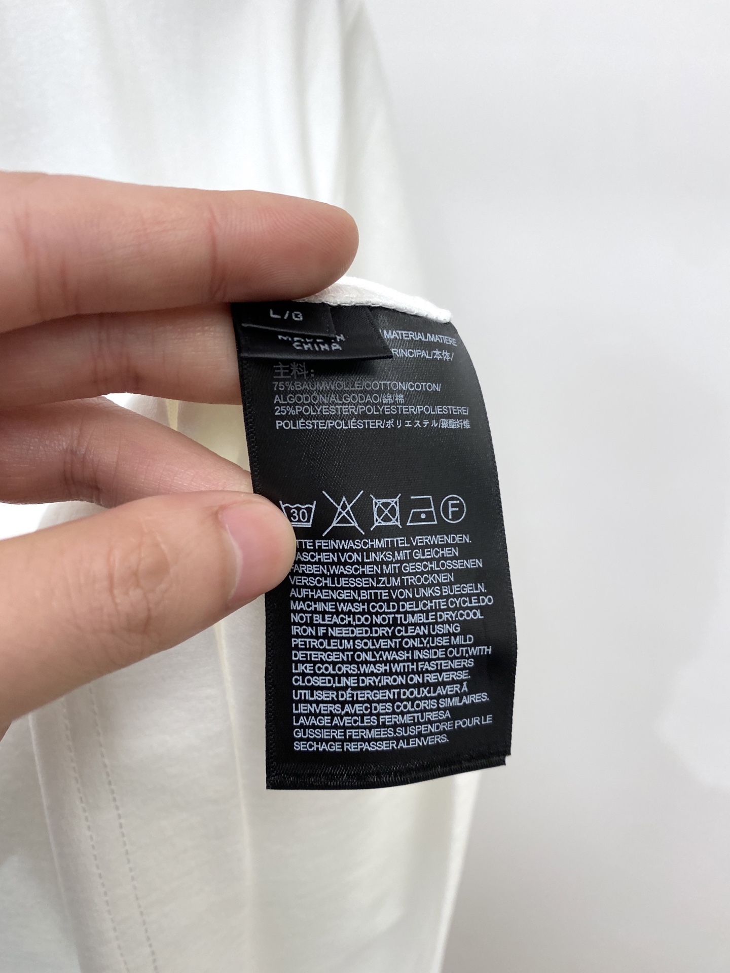 Y-3、2026新品短袖T恤，帅气时尚，胸前顶级印花字母logo，简约百搭款。面料棉 不仅挺括，保持潮流