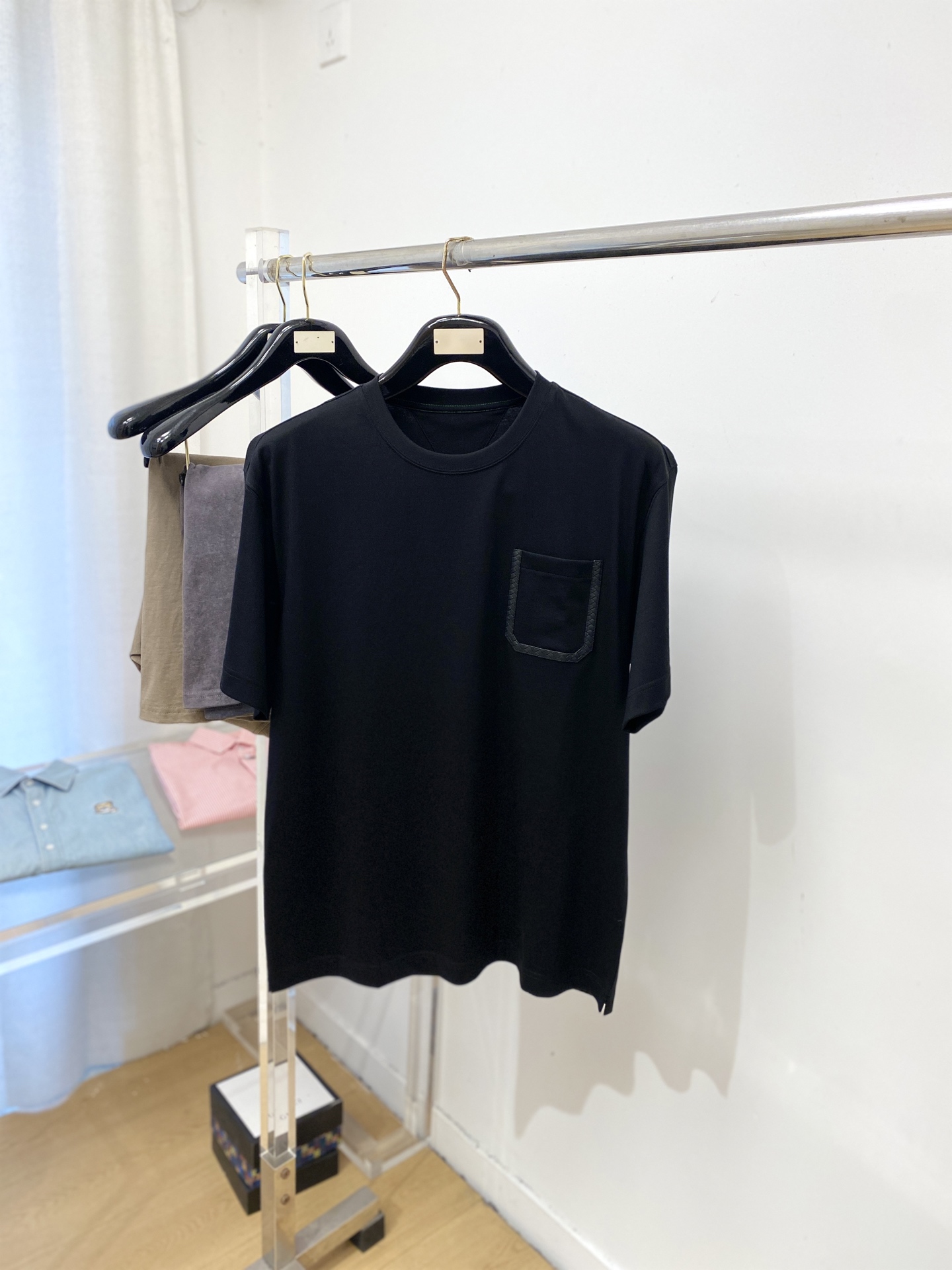 BV、2026新品短袖T恤，帅气时尚，胸前刺绣装饰口袋logo，简约百搭款。面料棉 不仅挺括，保持潮流的