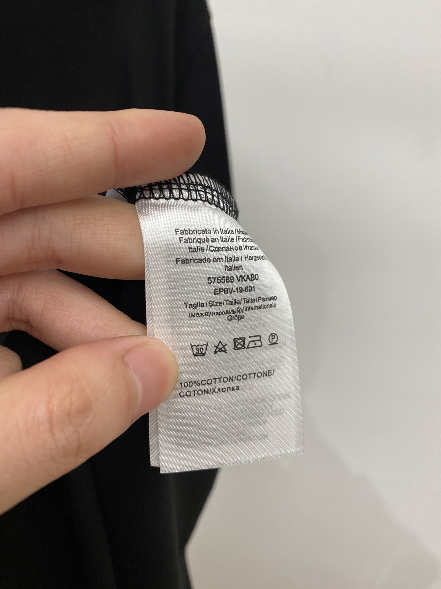 BV、2026新品短袖T恤，帅气时尚，胸前刺绣装饰口袋logo，简约百搭款。面料棉 不仅挺括，保持潮流的