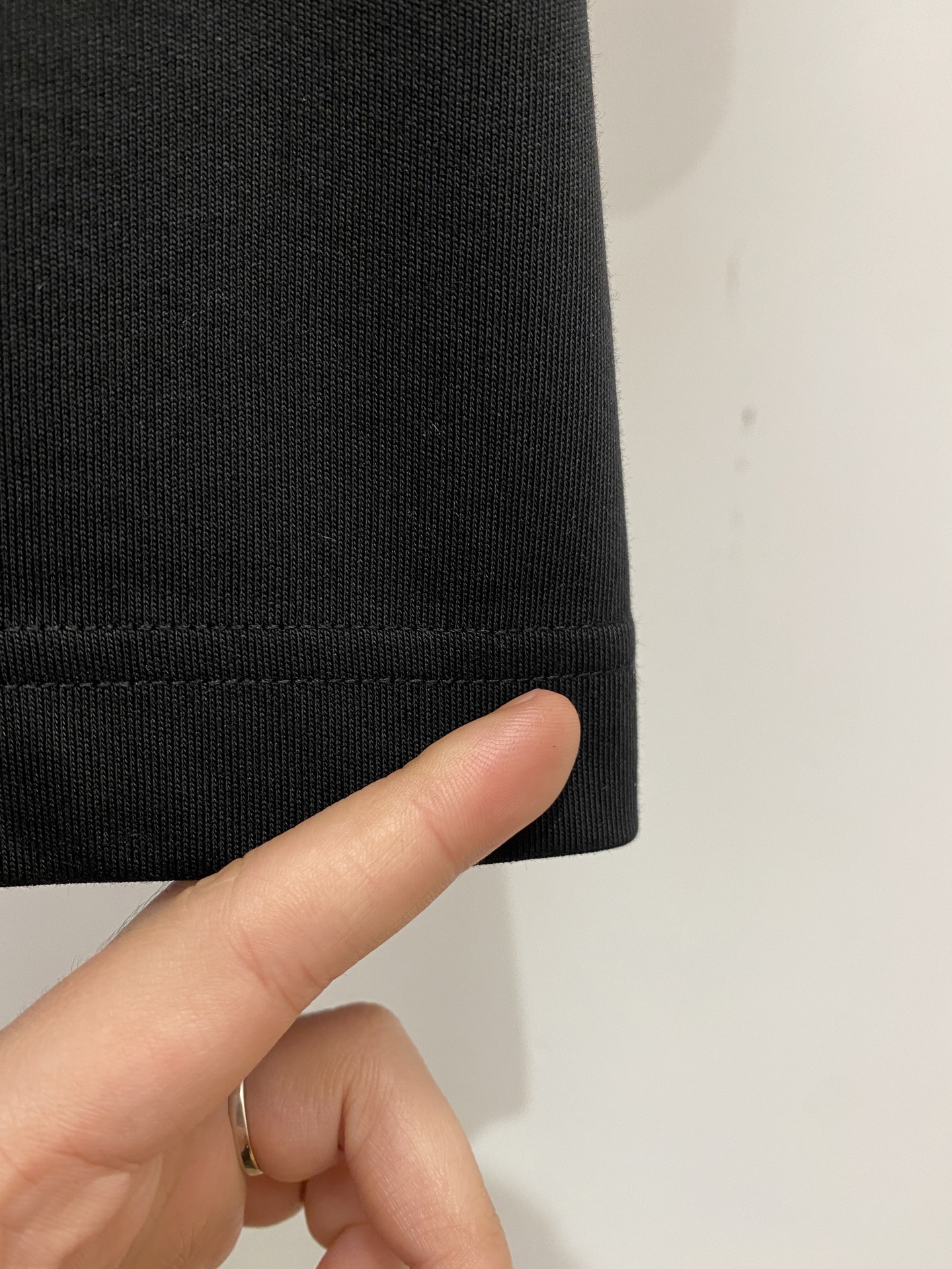 BV、2026新品短袖T恤，帅气时尚，胸前刺绣装饰口袋logo，简约百搭款。面料棉 不仅挺括，保持潮流的